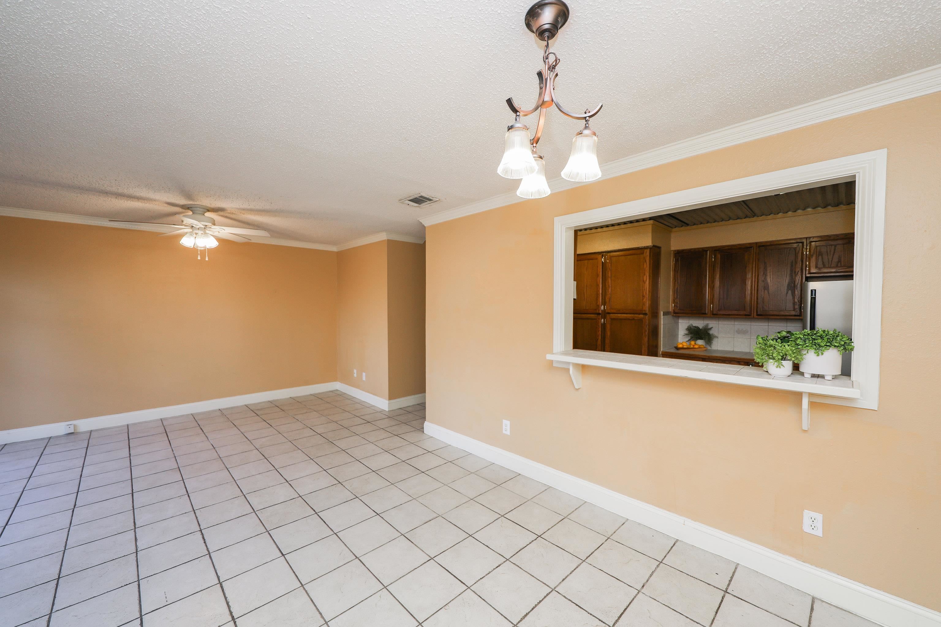 101 W Del Mar Blvd Unit: 2A