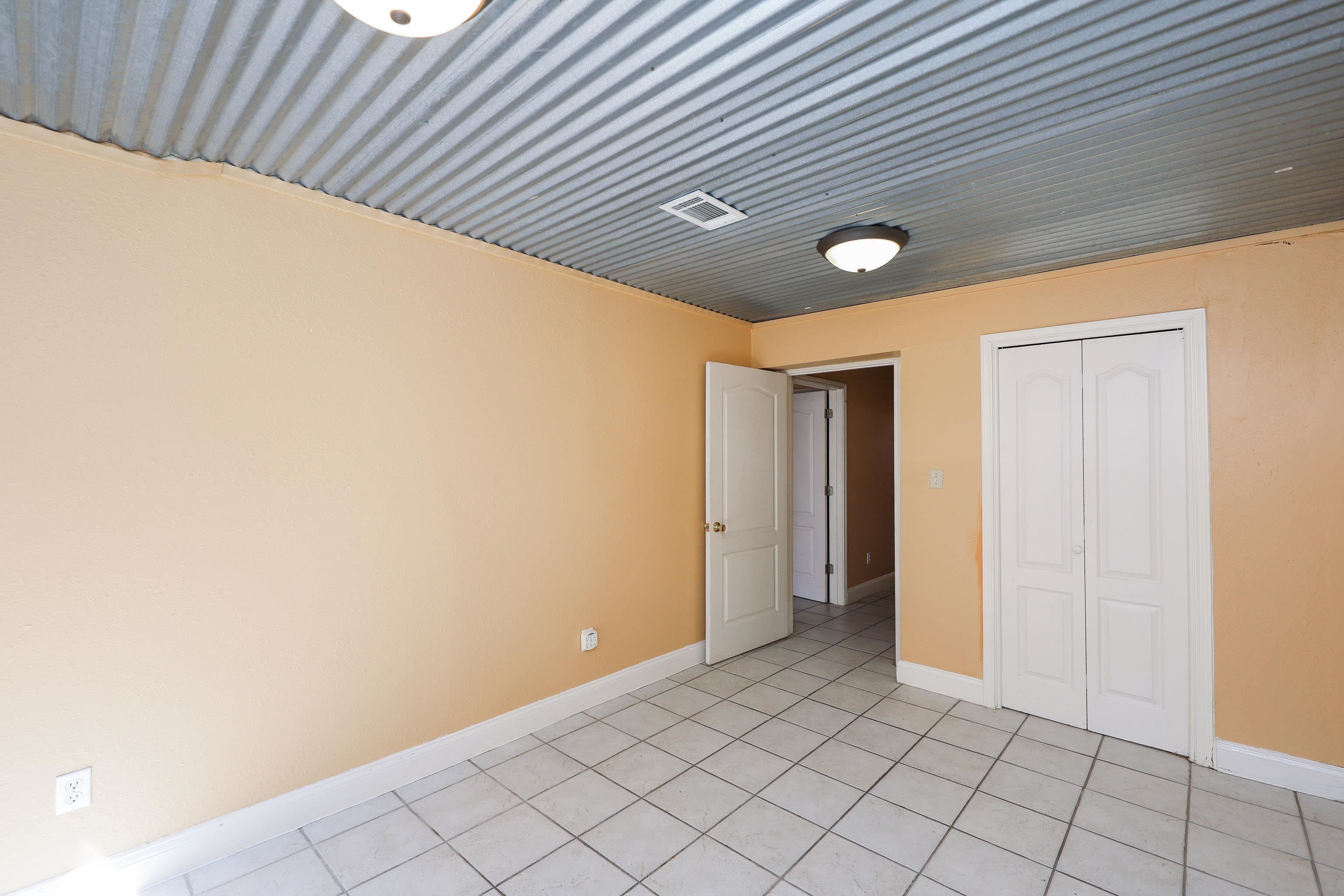 101 W Del Mar Blvd Unit: 2A