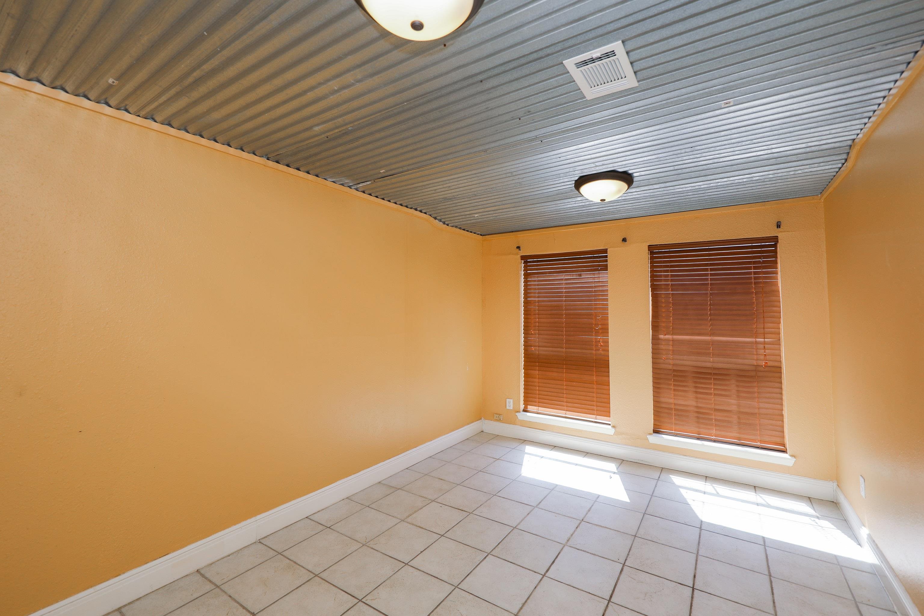 101 W Del Mar Blvd Unit: 2A