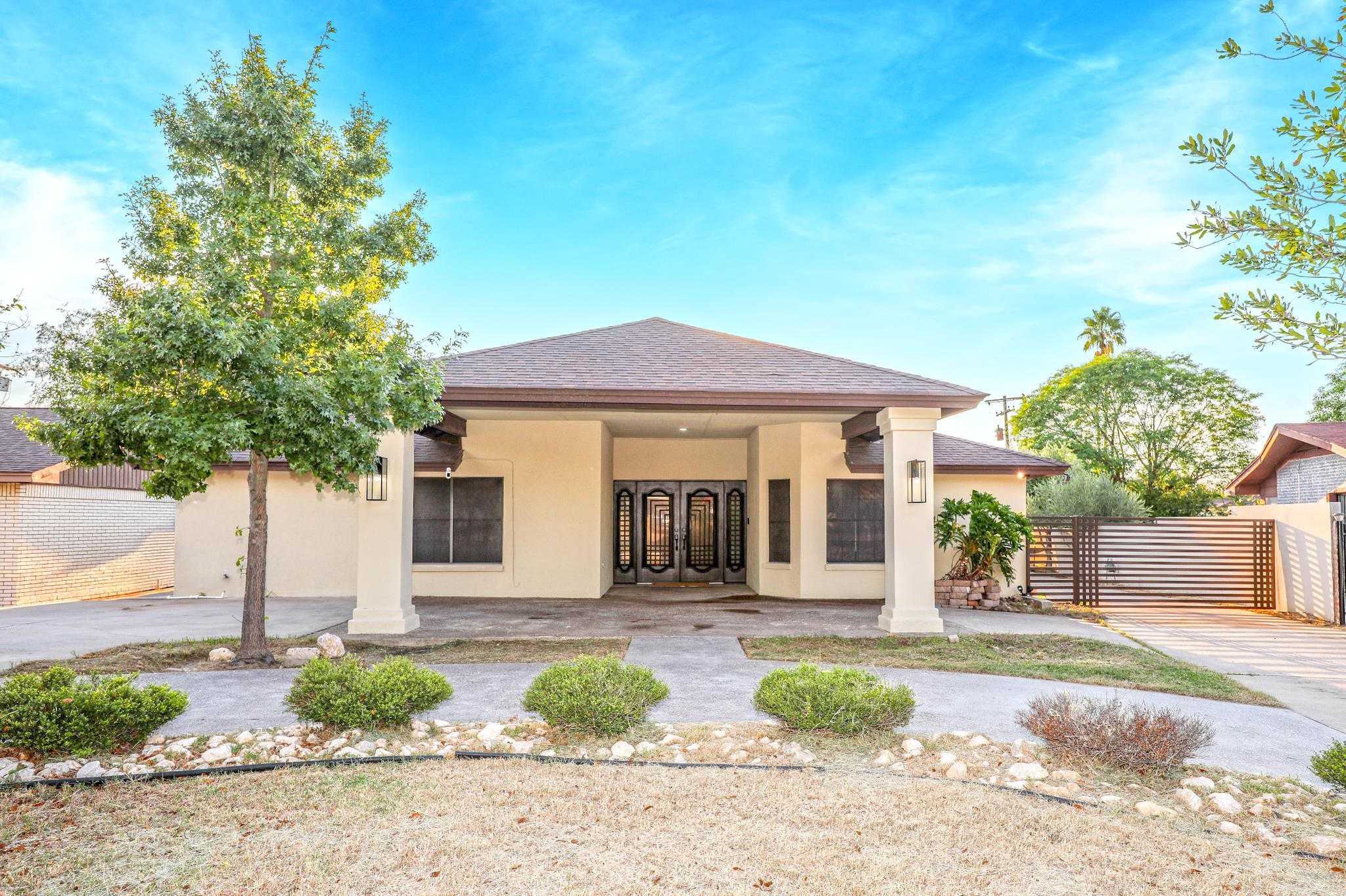 8 Fenwick Dr