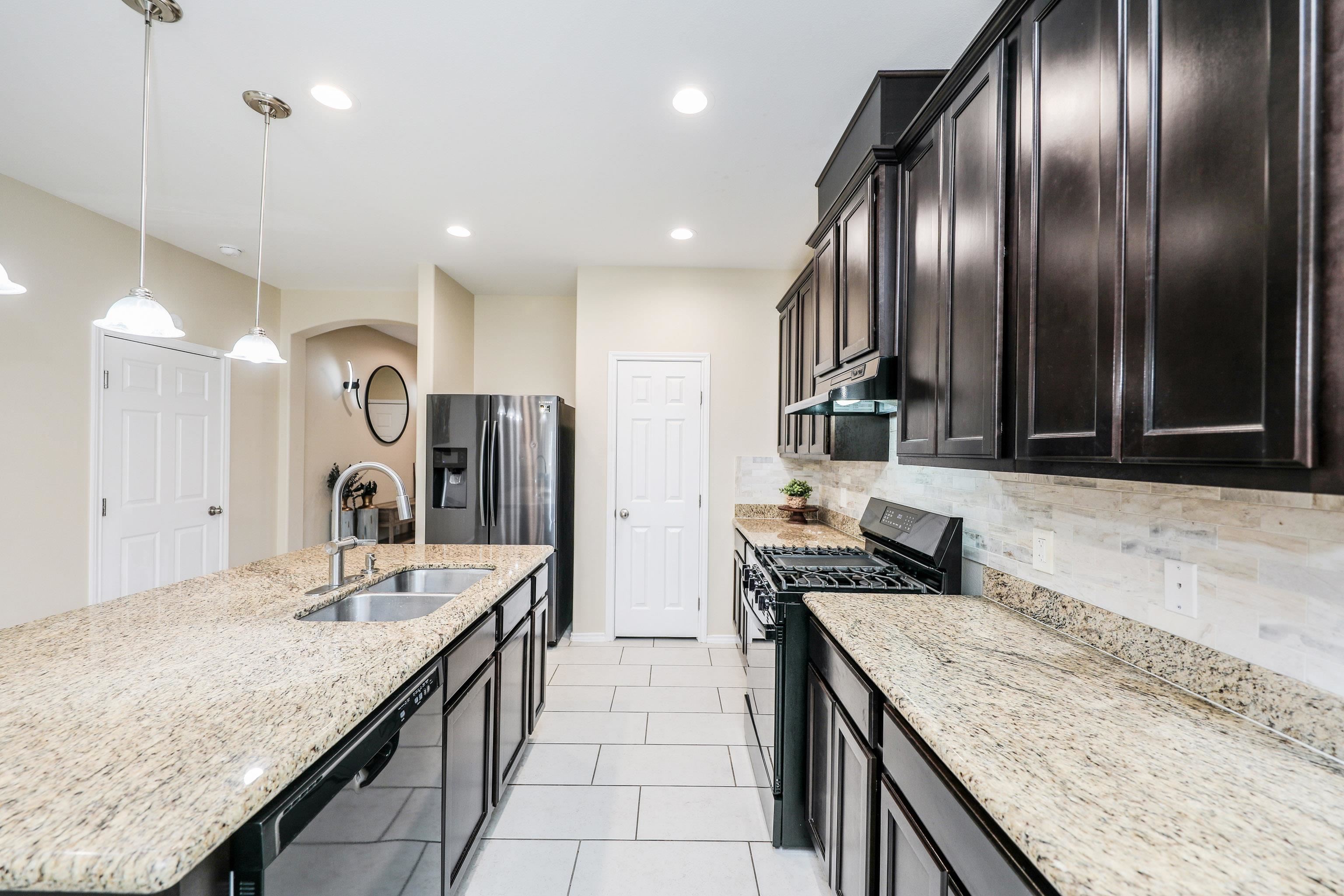 5519 Shorthorn Dr.
