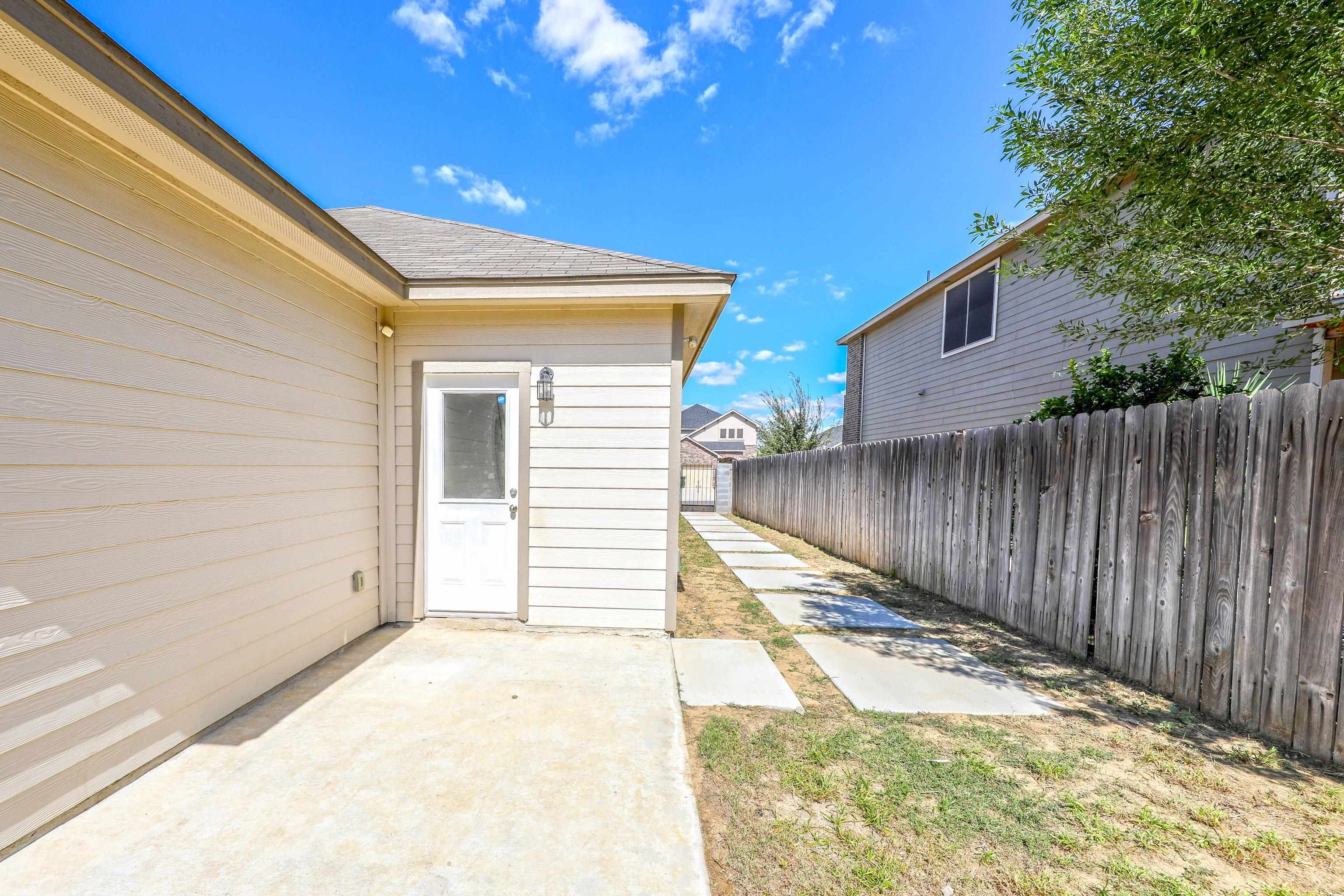 5519 Shorthorn Dr.