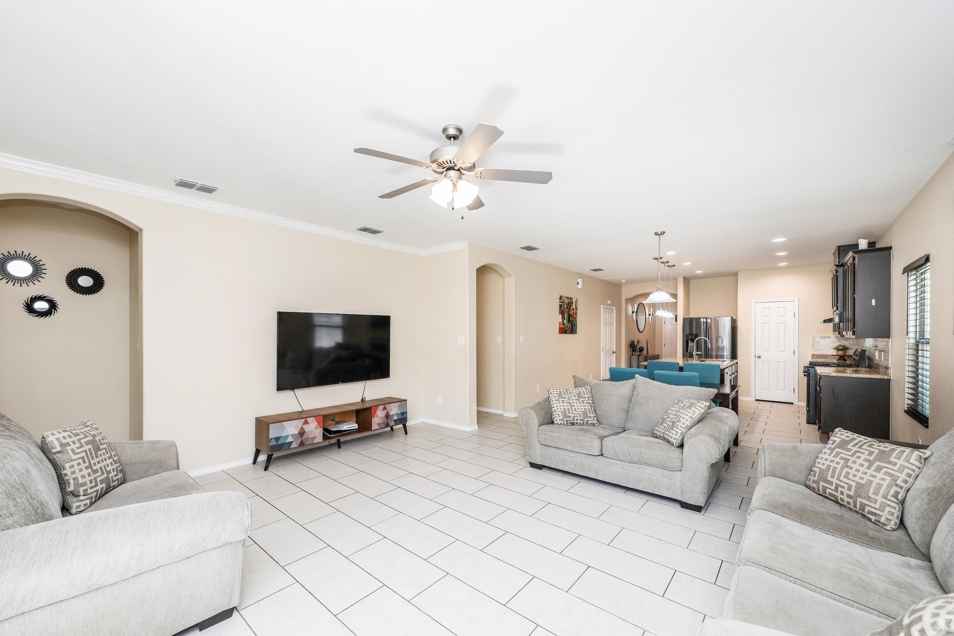 5519 Shorthorn Dr.