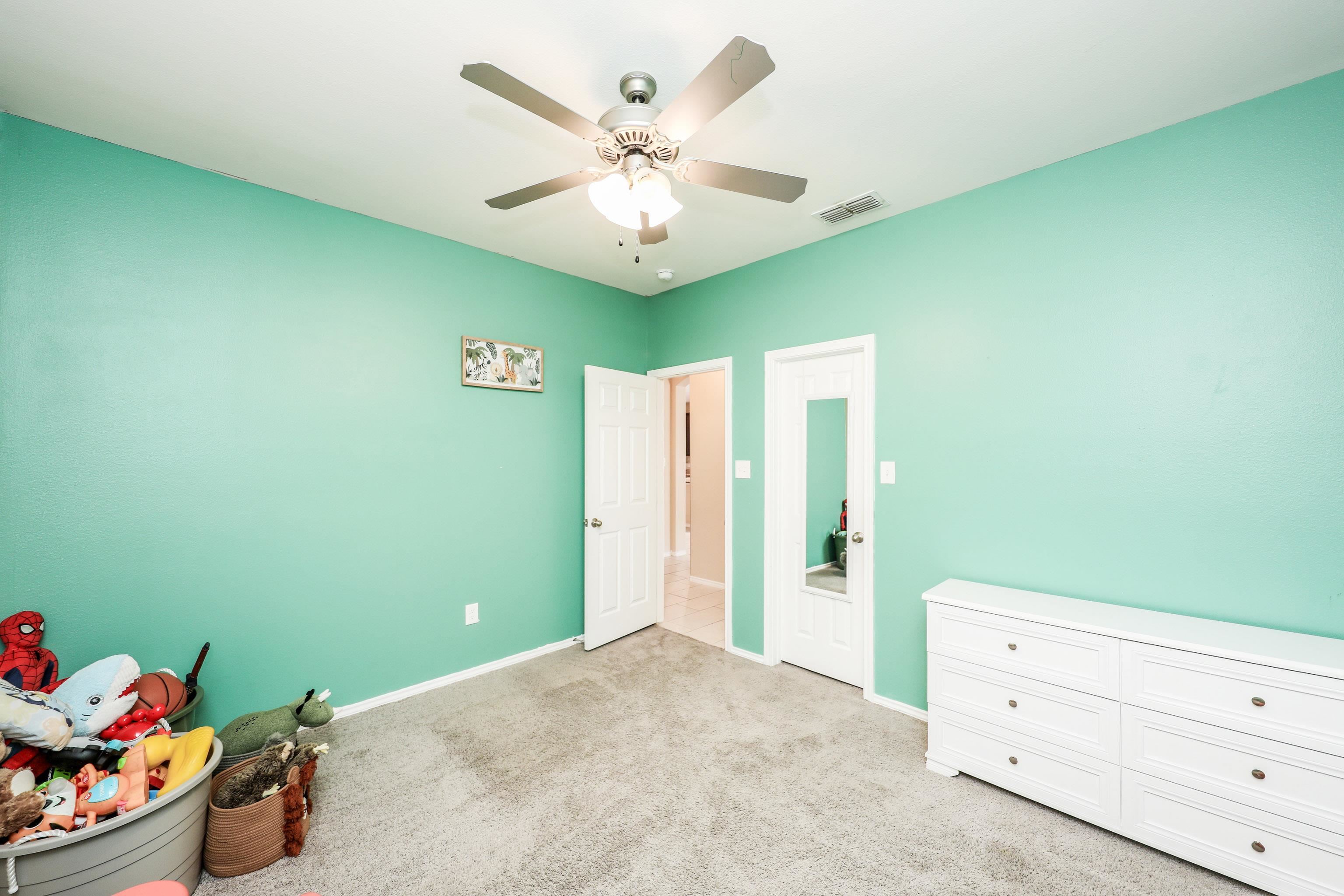 5519 Shorthorn Dr.