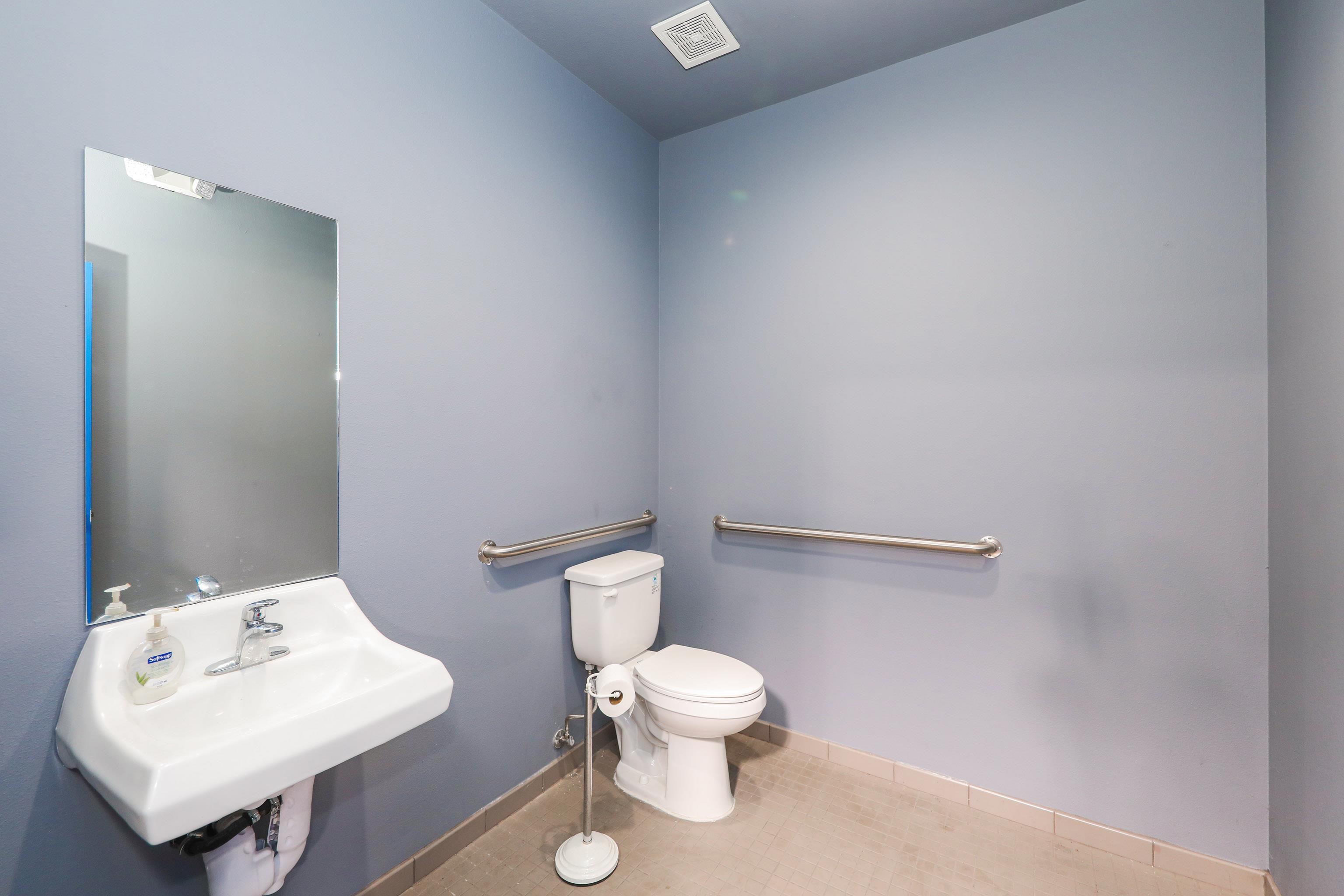 4302 Saunders St Unit: UNIT 5