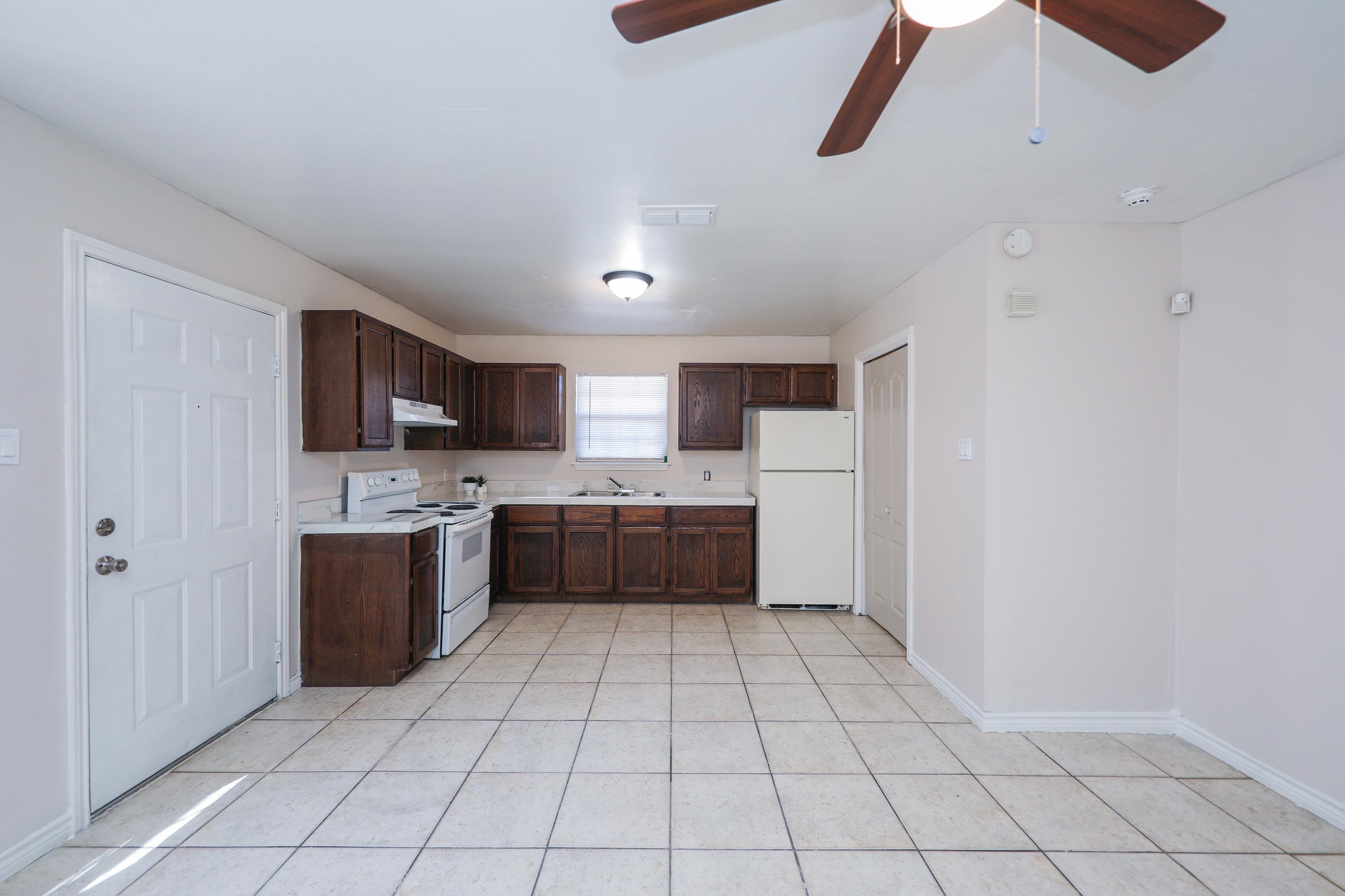 2220 Santa Cleotilde Ave Unit: 4