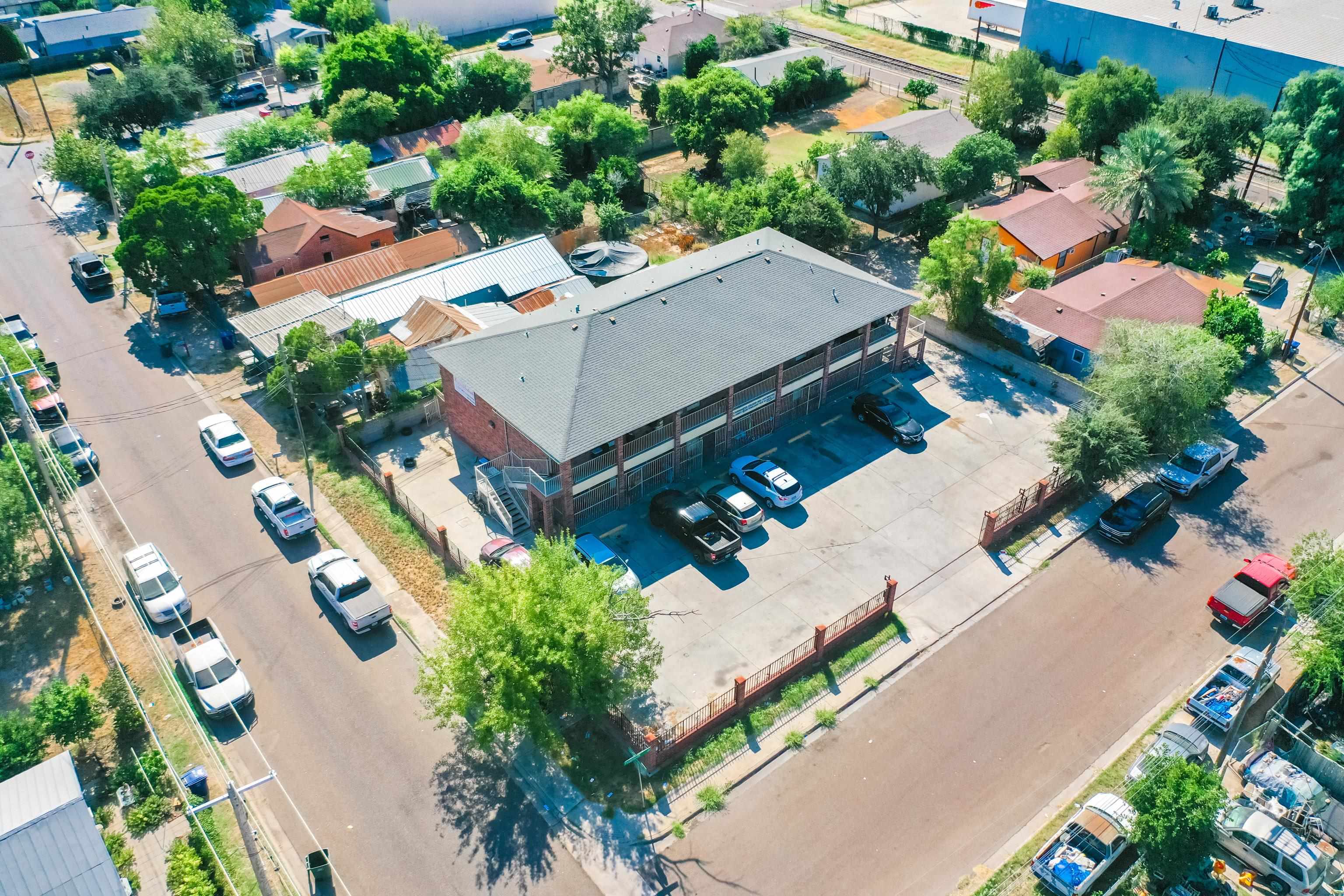 2220 Santa Cleotilde Ave Unit: 4