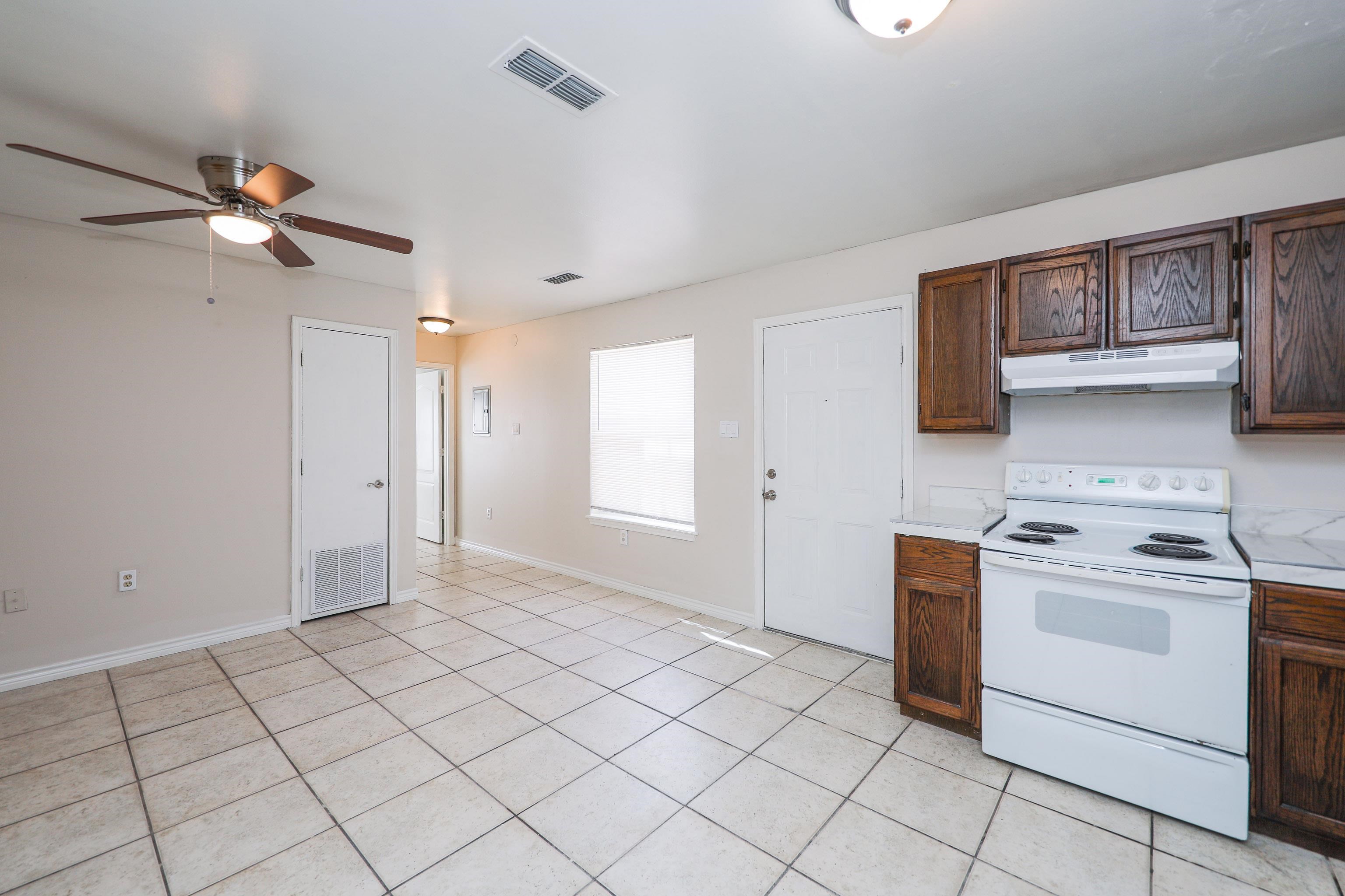 2220 Santa Cleotilde Ave Unit: 4