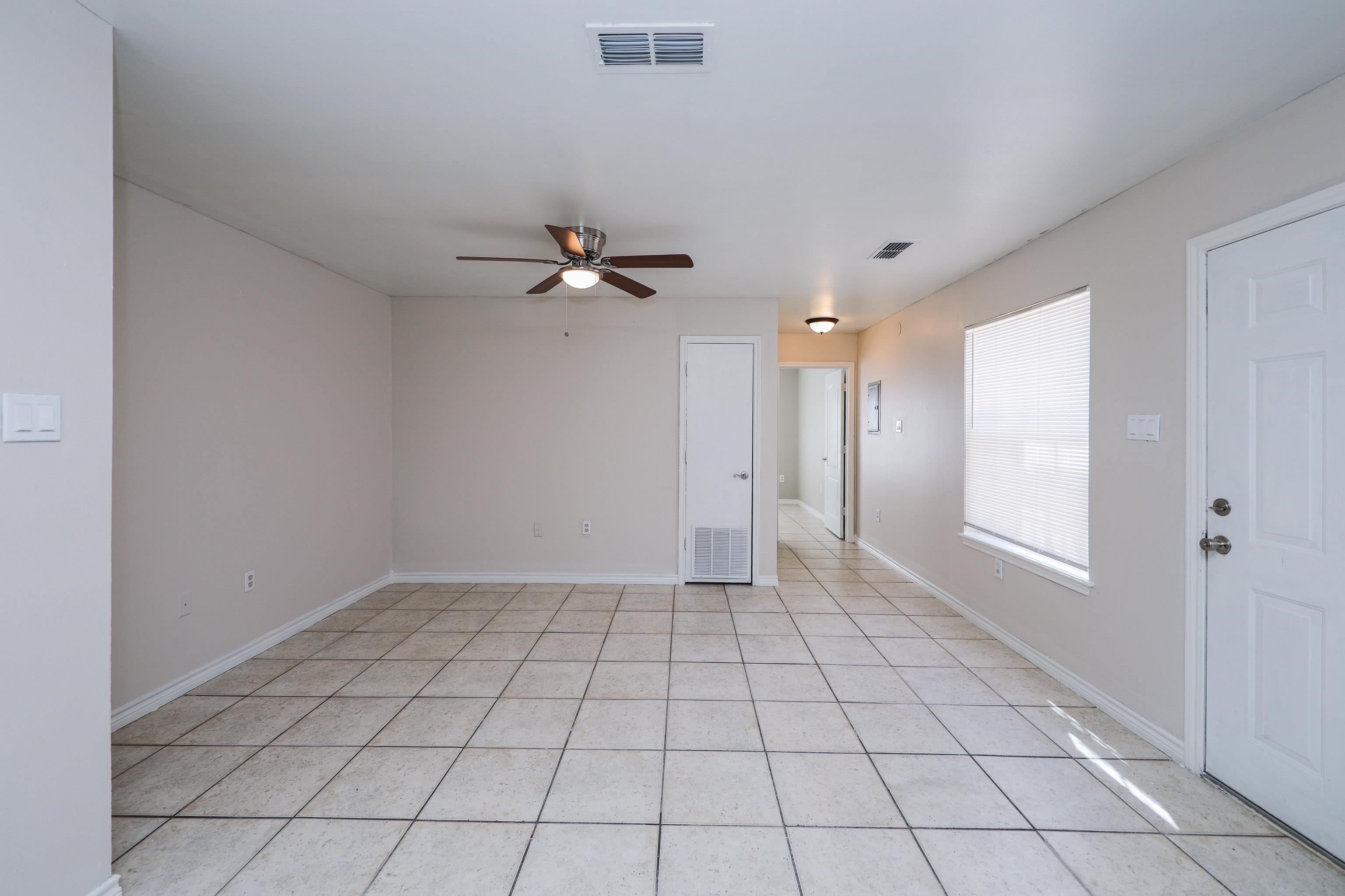 2220 Santa Cleotilde Ave Unit: 4