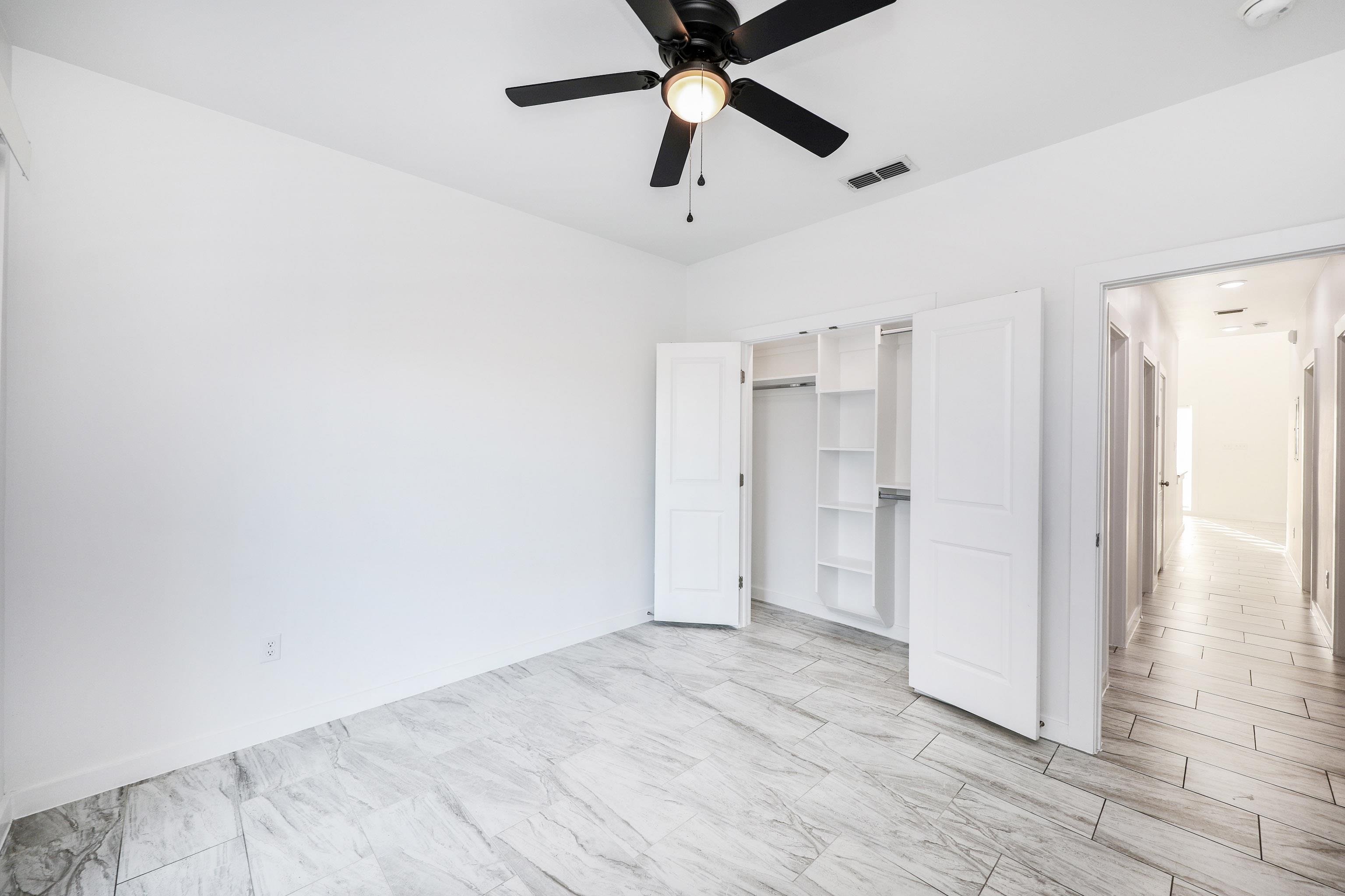 3911 Casa Blanca Lake Rd Unit: 5