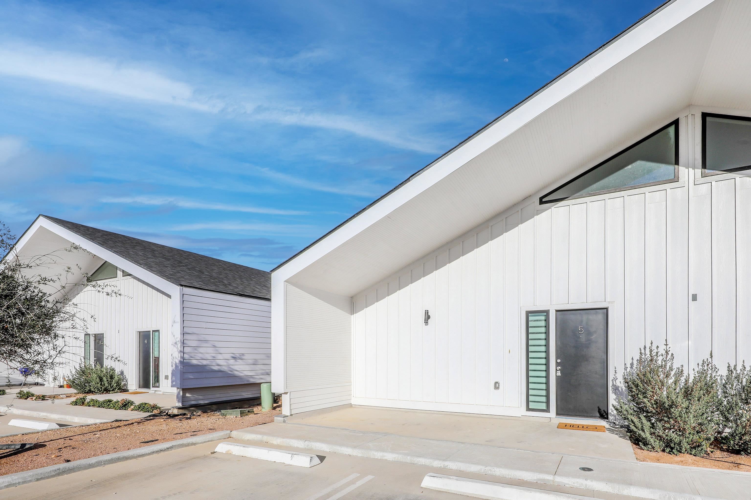 3911 Casa Blanca Lake Rd Unit: 5