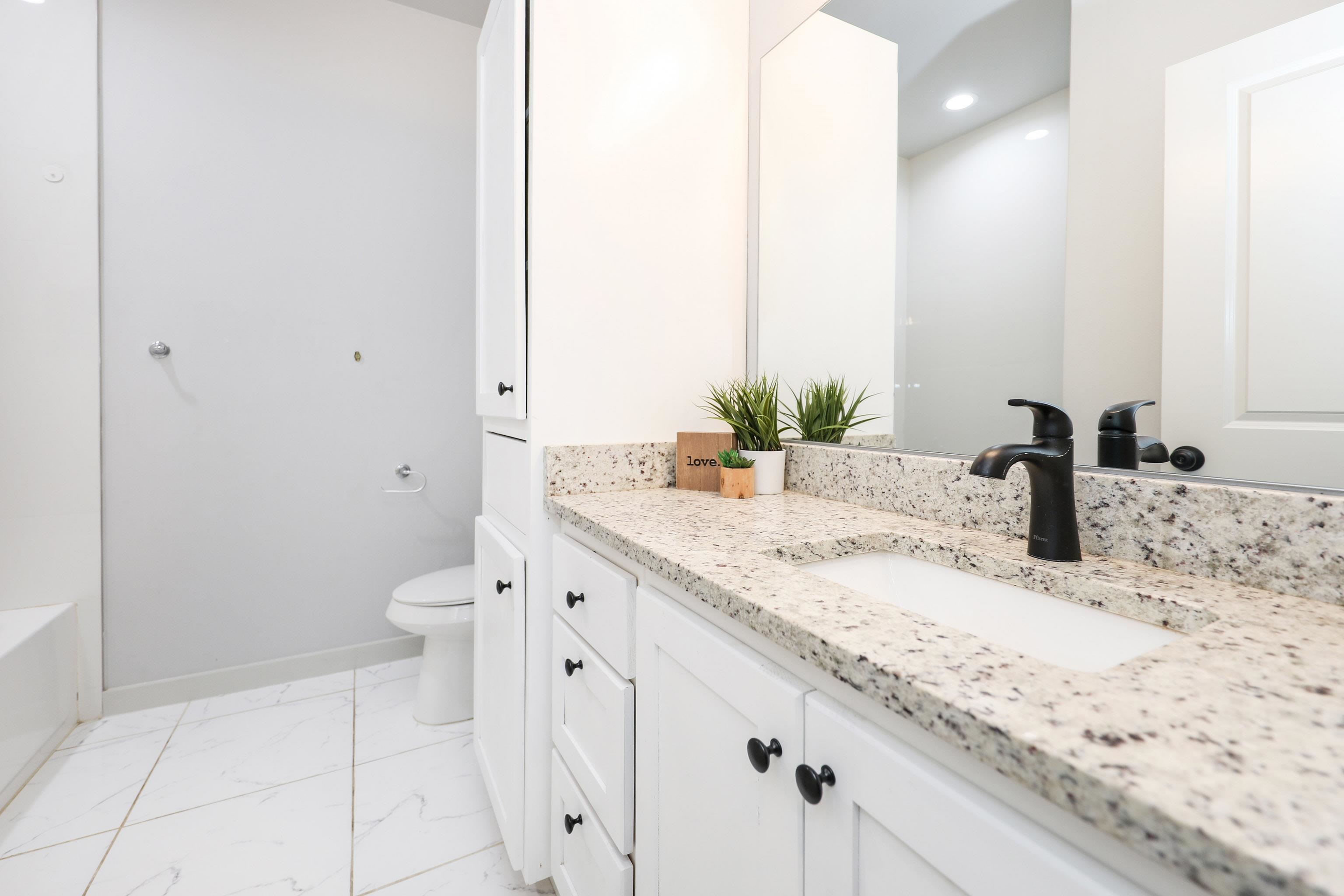 2301 Ligarde St Unit: B