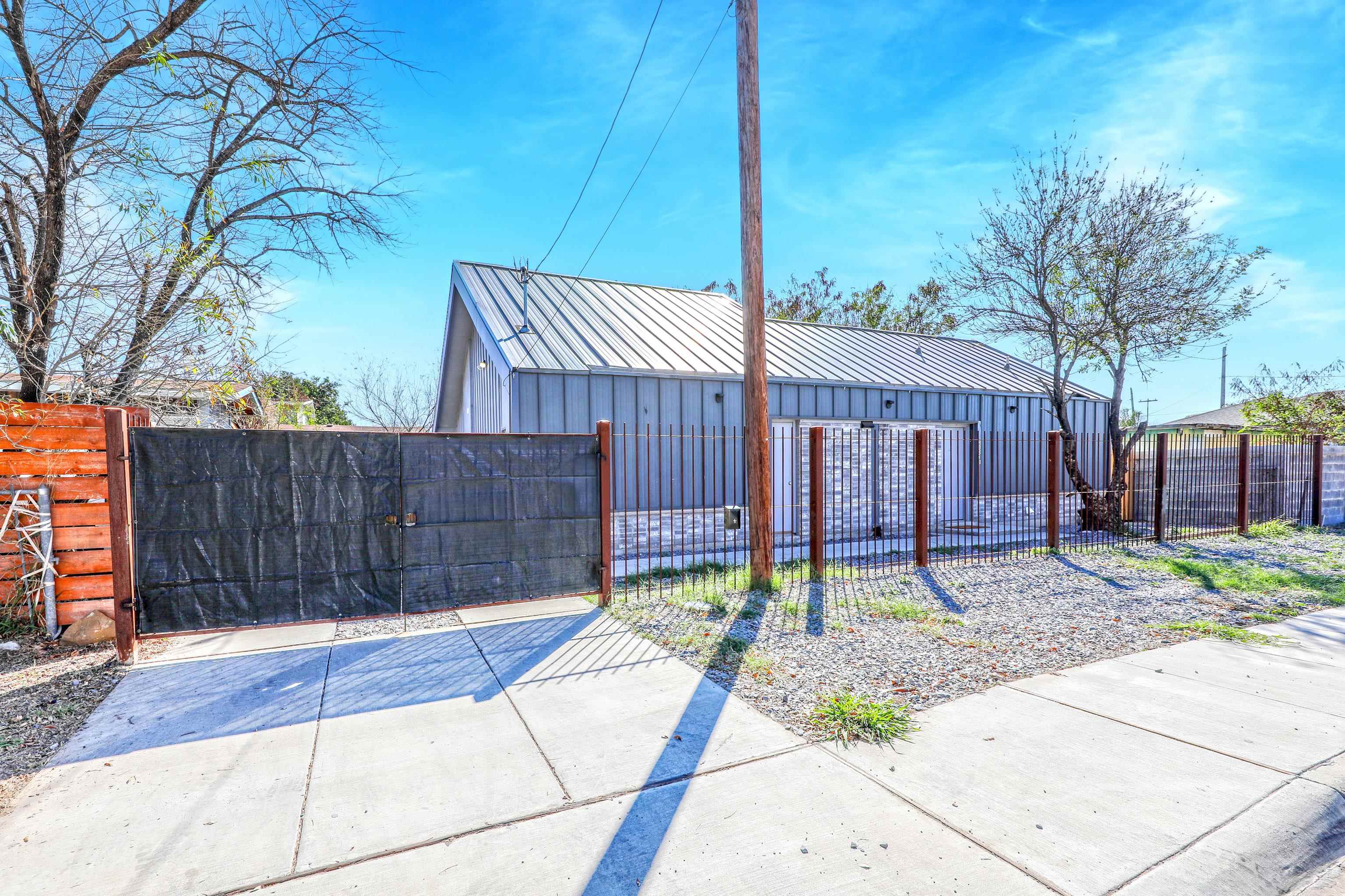 2301 Ligarde St Unit: B