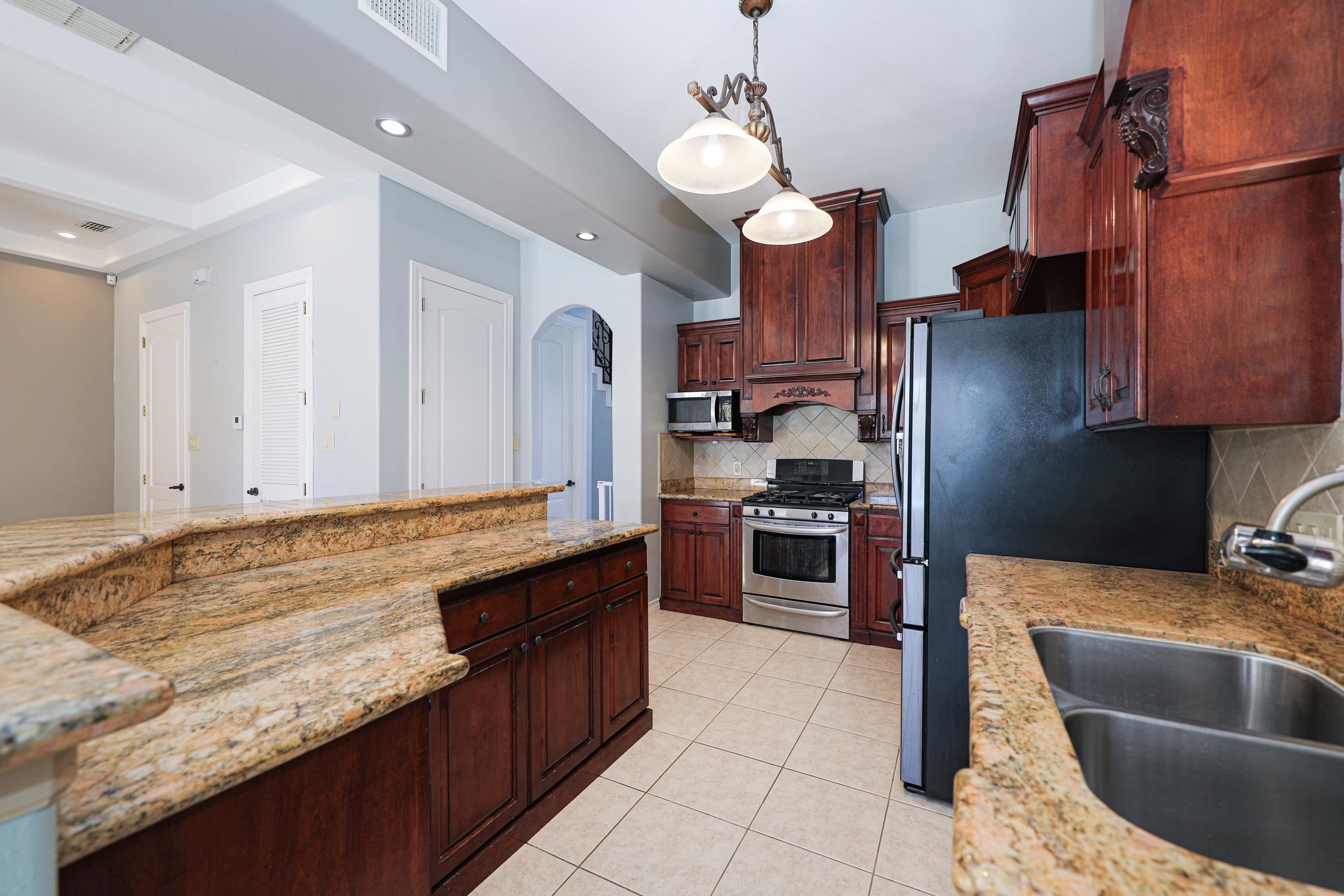 319 Lake Carnegie Ct.