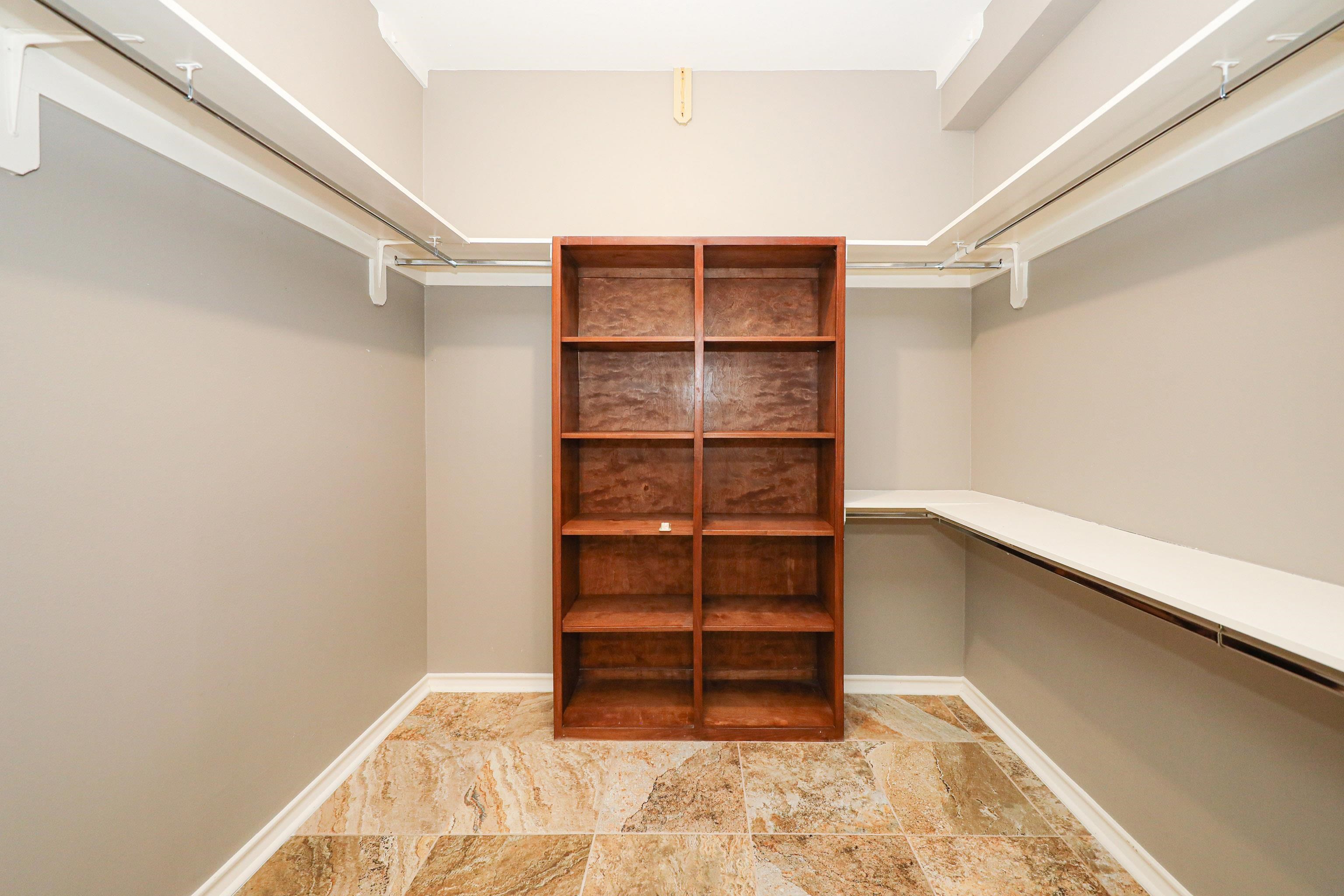 319 Lake Carnegie Ct.