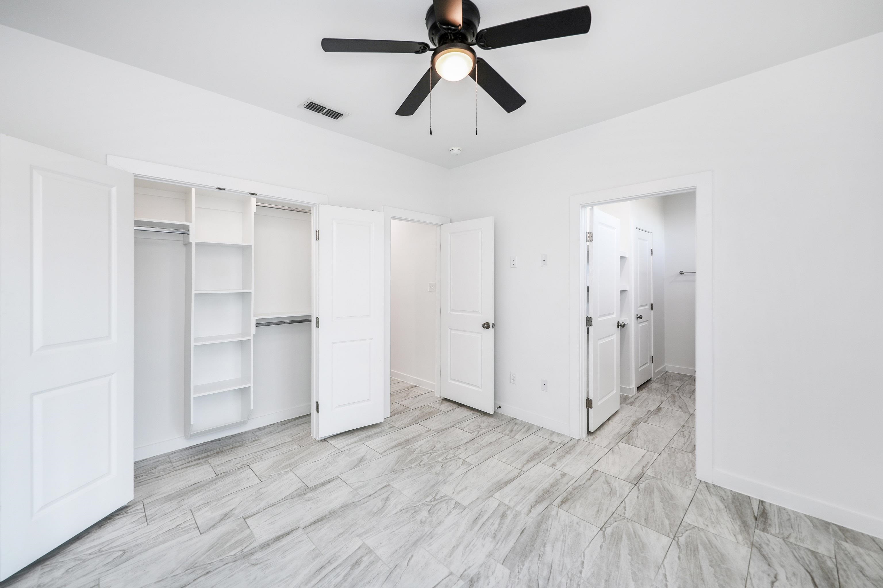 3911 Casa Blanca Lake Rd Unit: 3