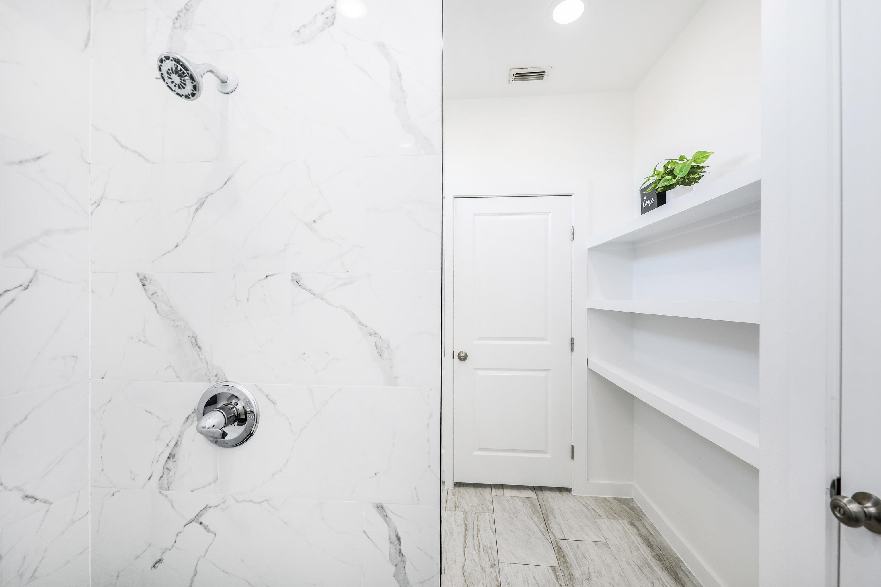 3911 Casa Blanca Lake Rd Unit: 3