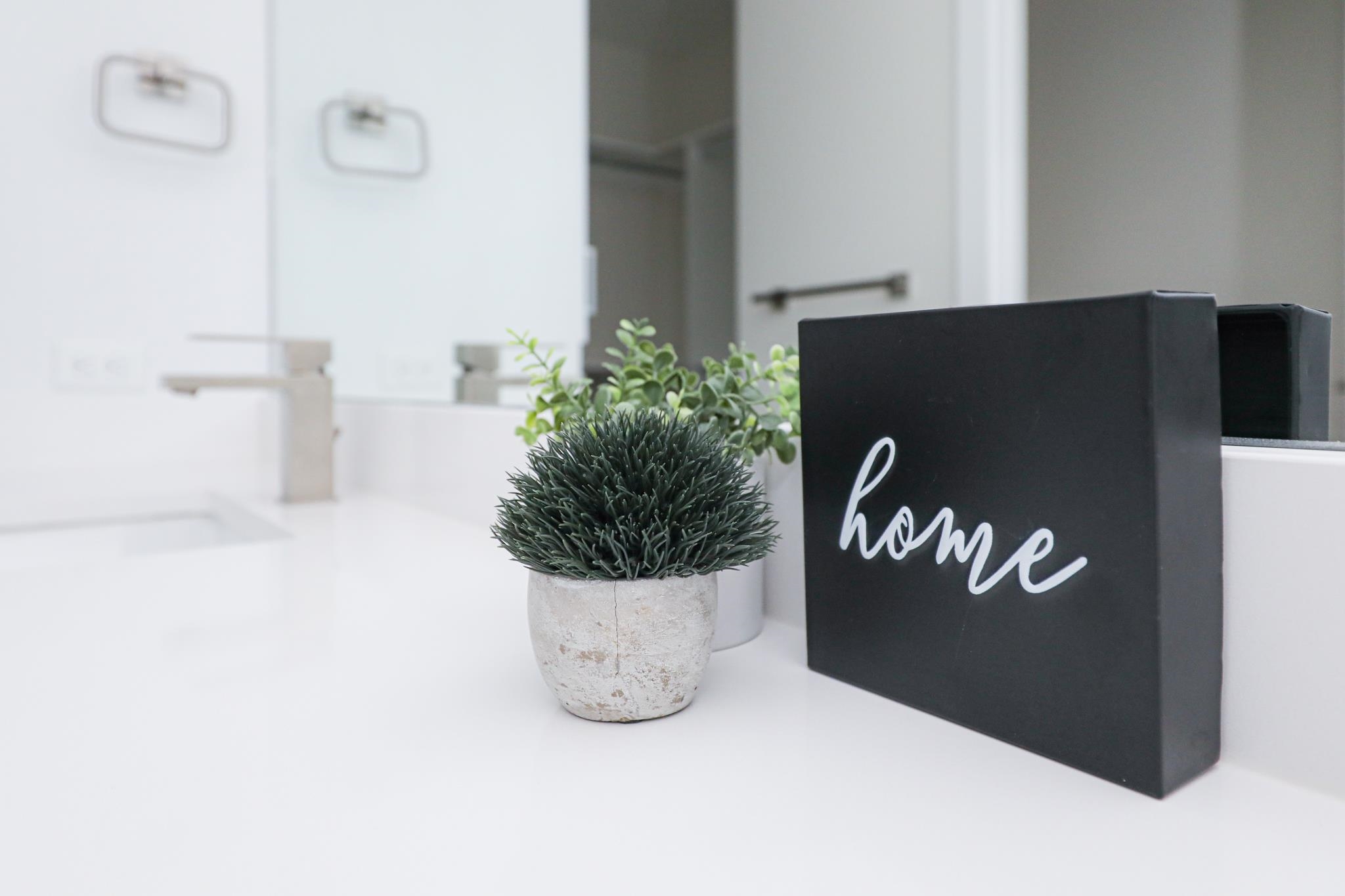 7525 Cresta Bella Street