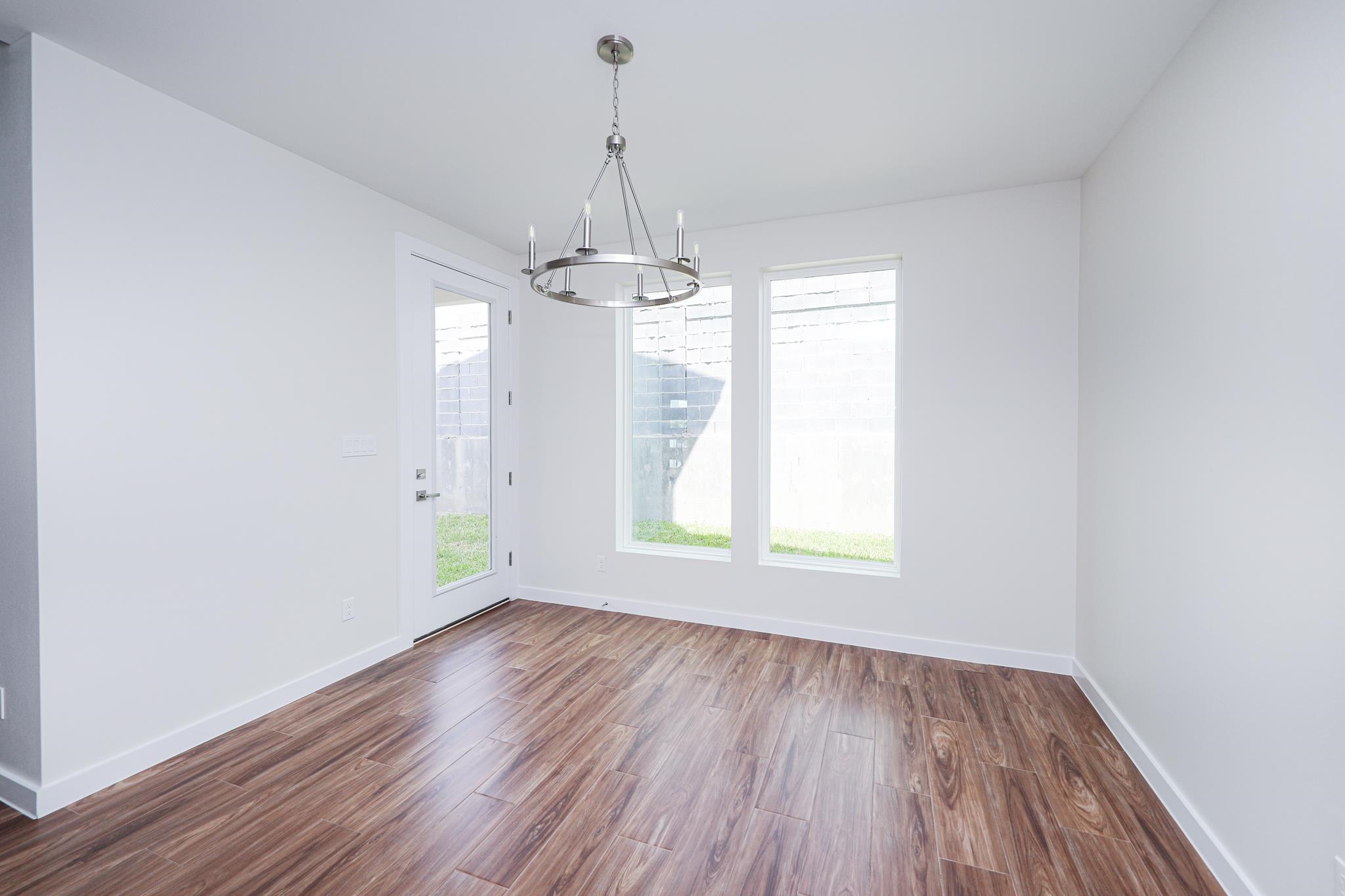 7525 Cresta Bella Street