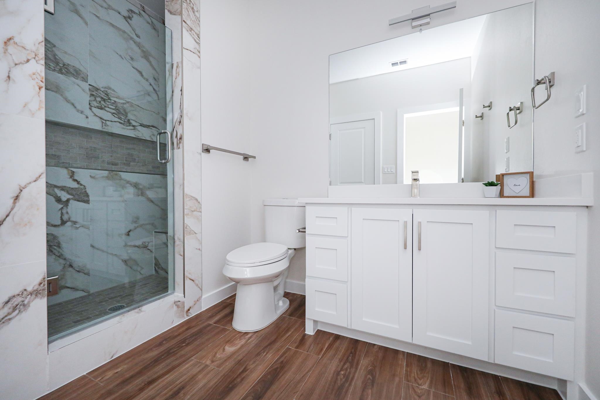 7525 Cresta Bella Street