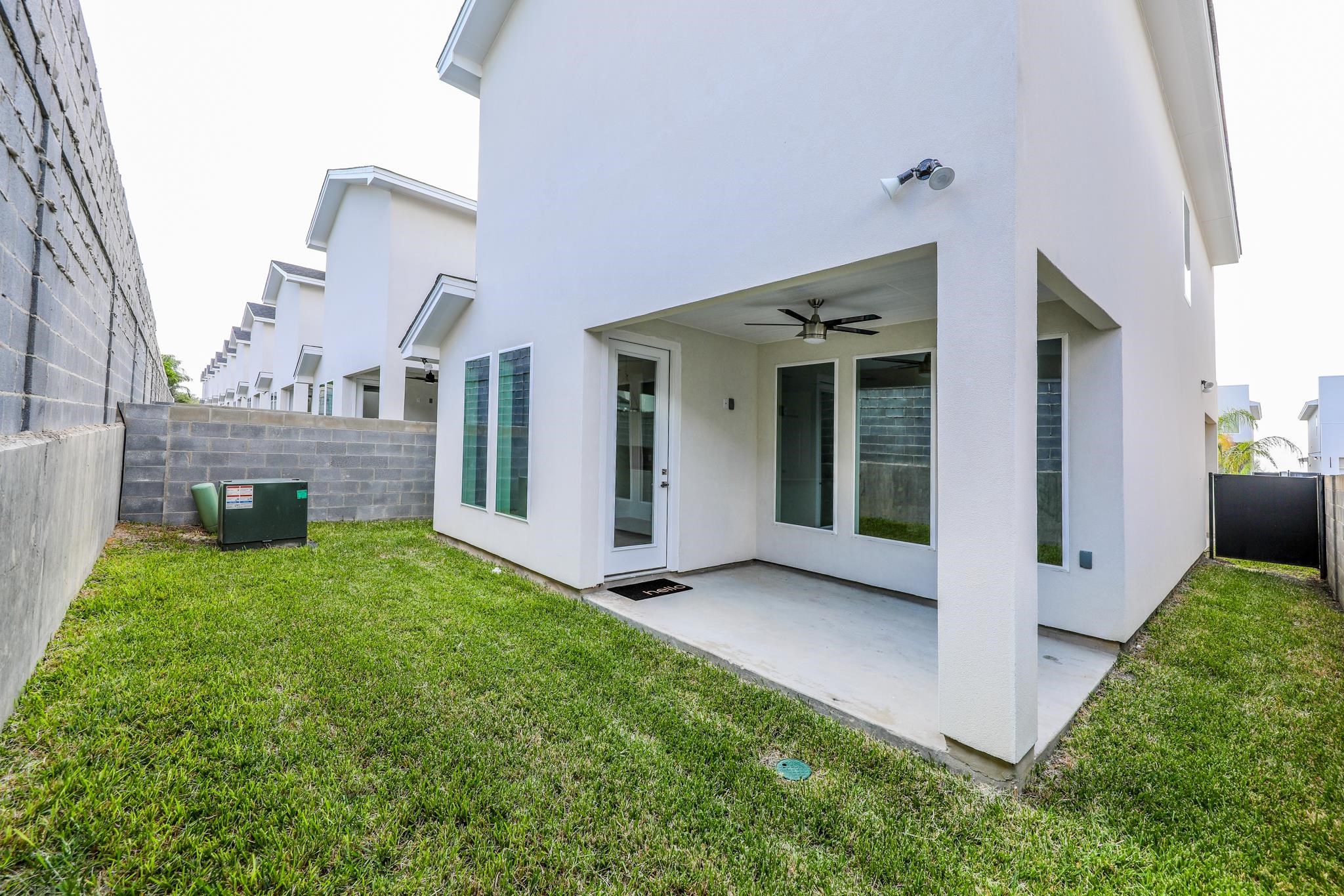 7525 Cresta Bella Street