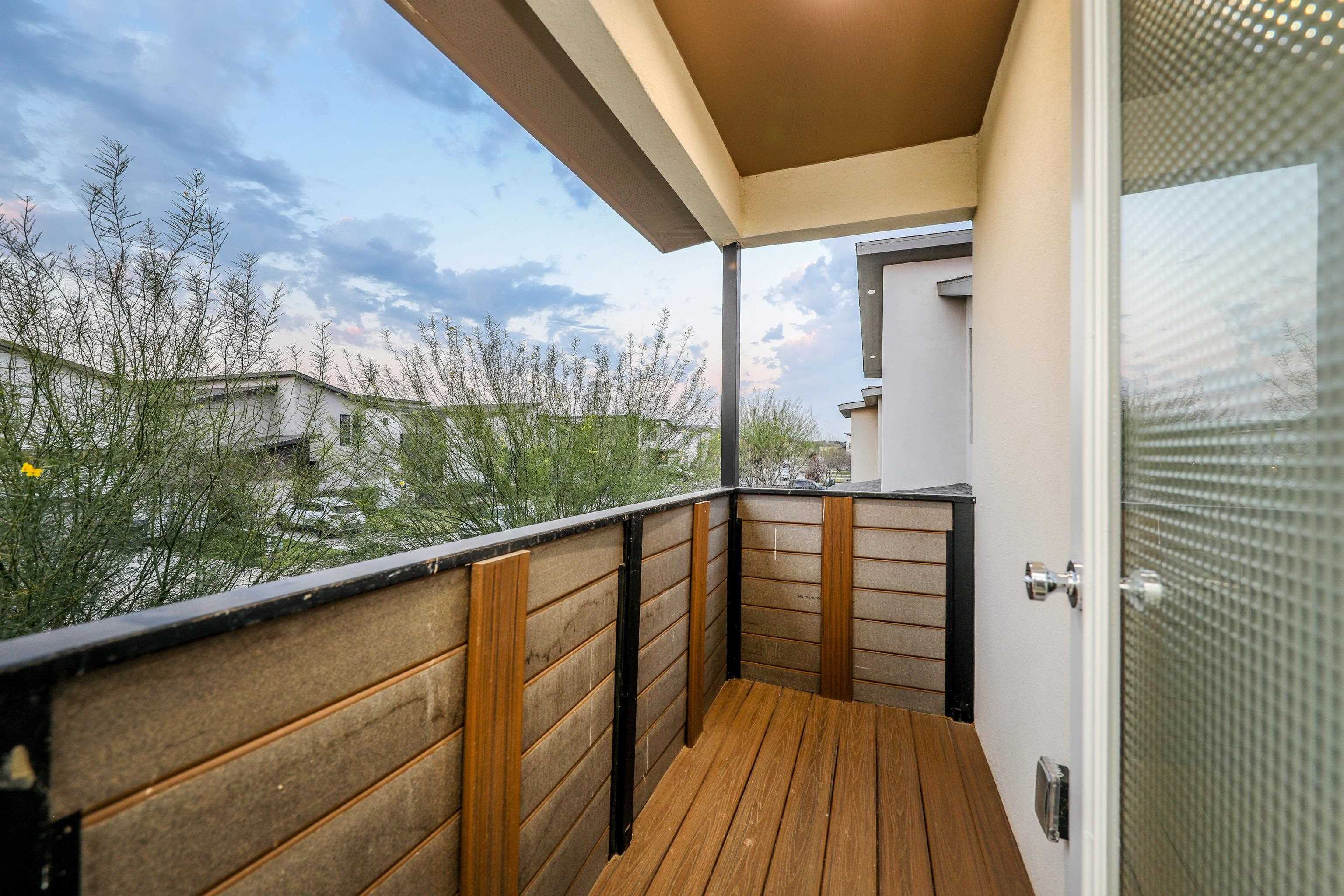 425 Deer Path Loop