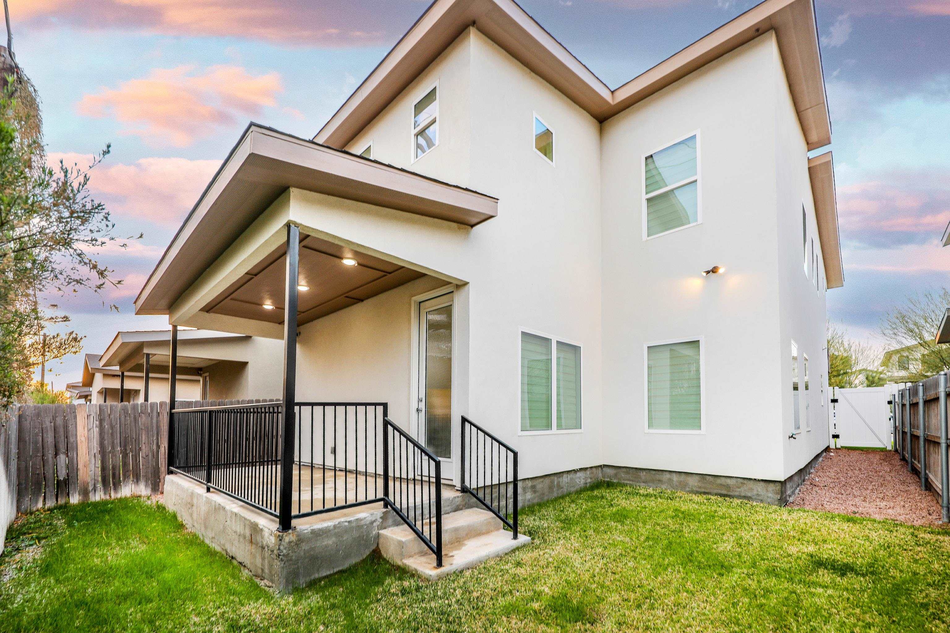 425 Deer Path Loop
