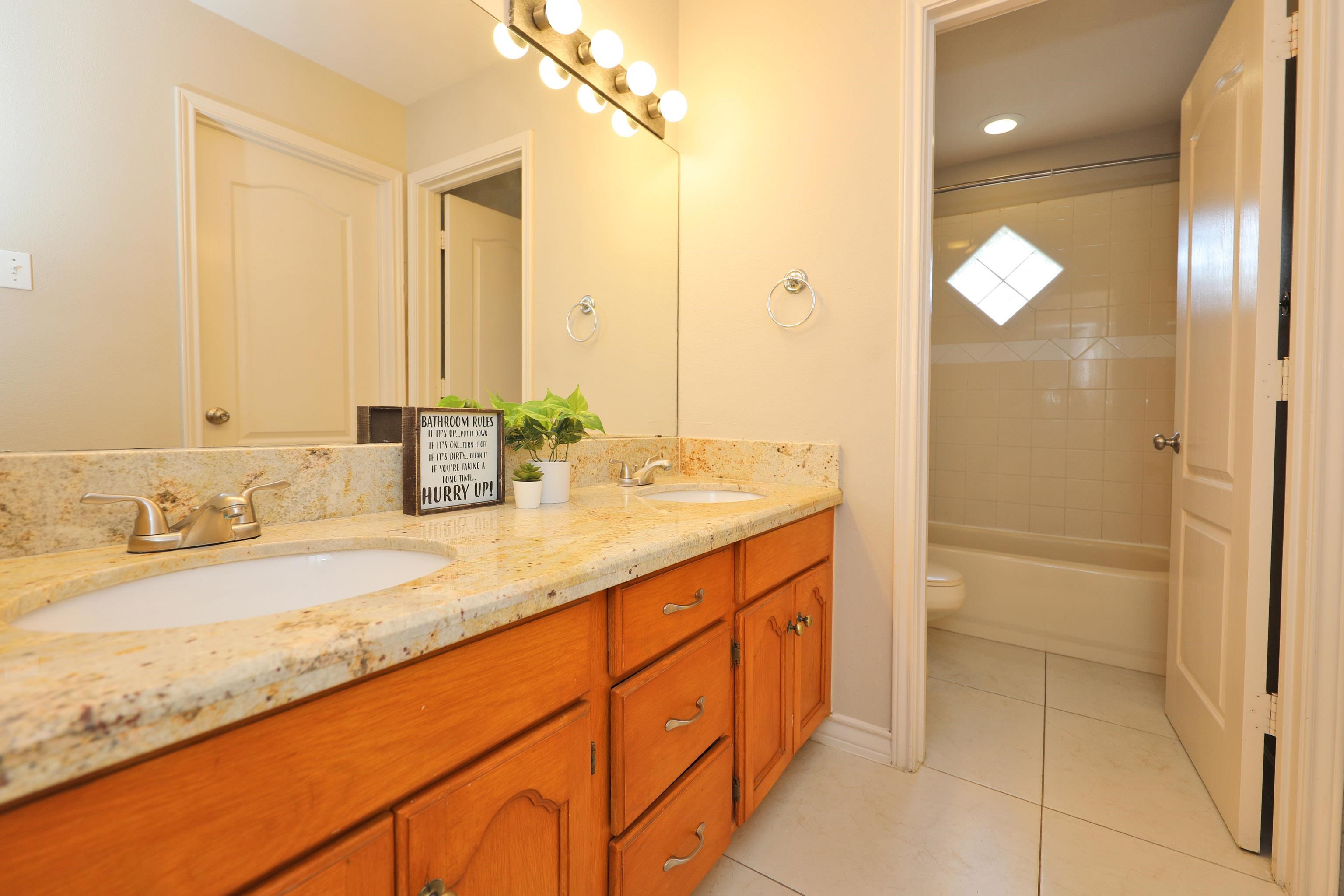 510 Shiloh Dr Unit: 704