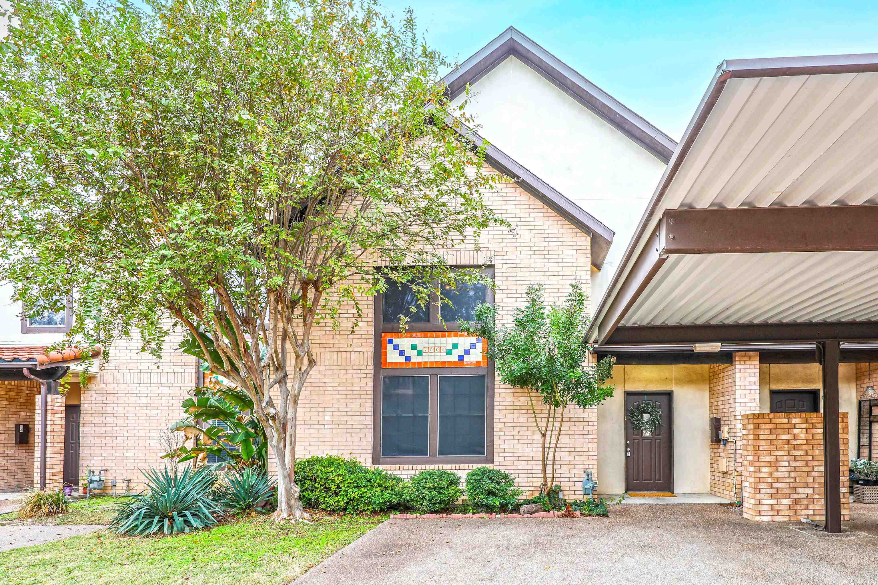 2445 Monarch Dr Unit: 1003