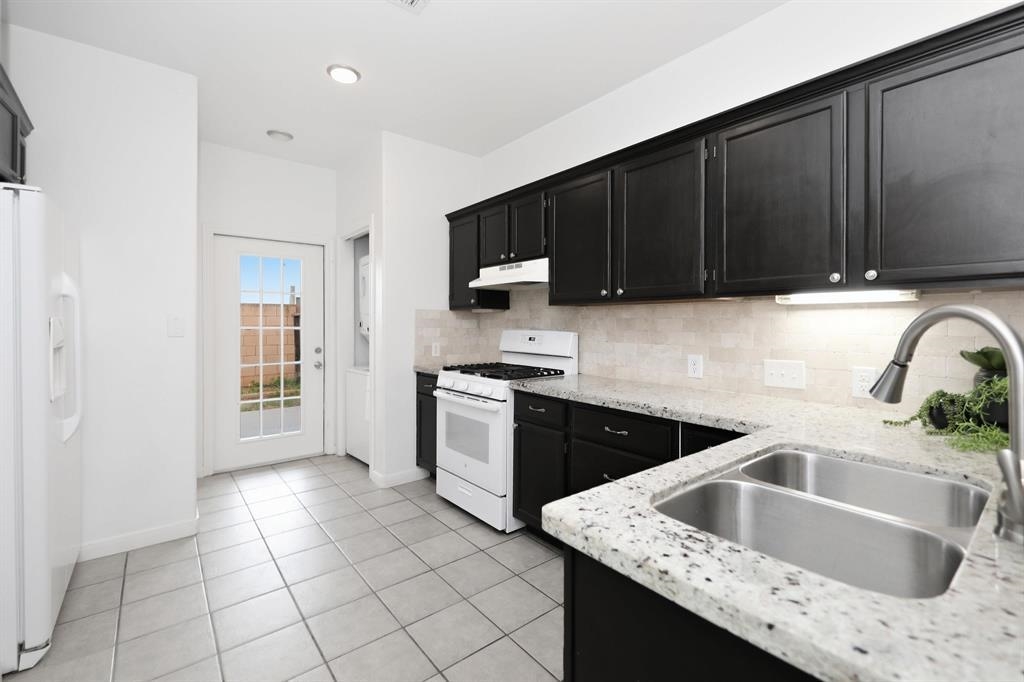 2445 Monarch Dr Unit: 1003