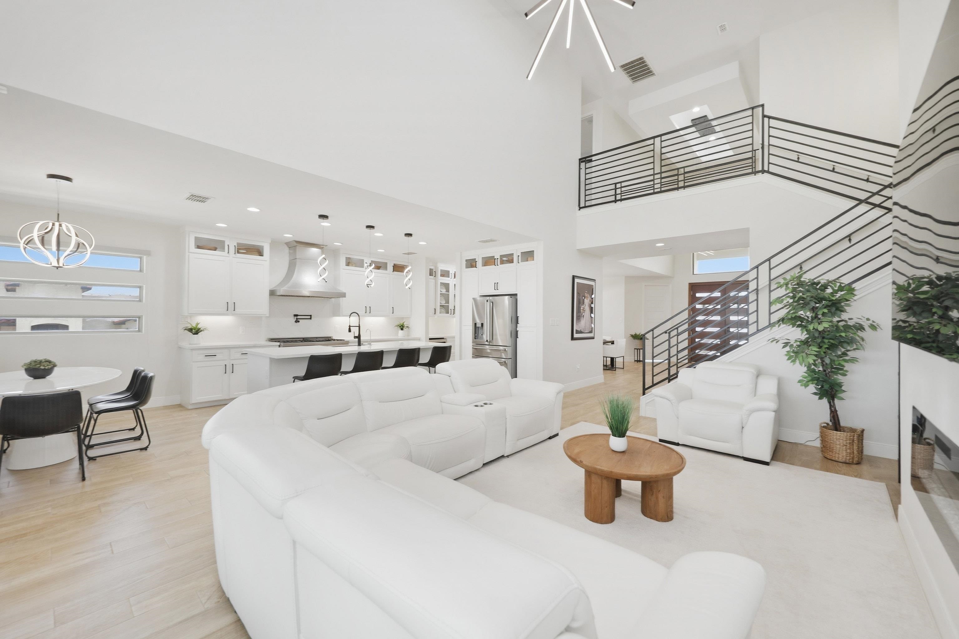 701 Ocio Dr.