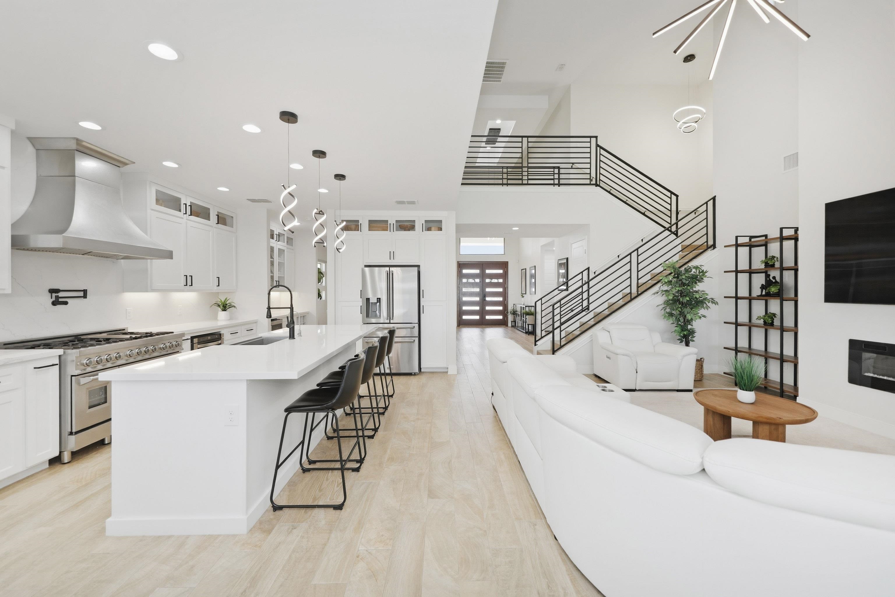 701 Ocio Dr.