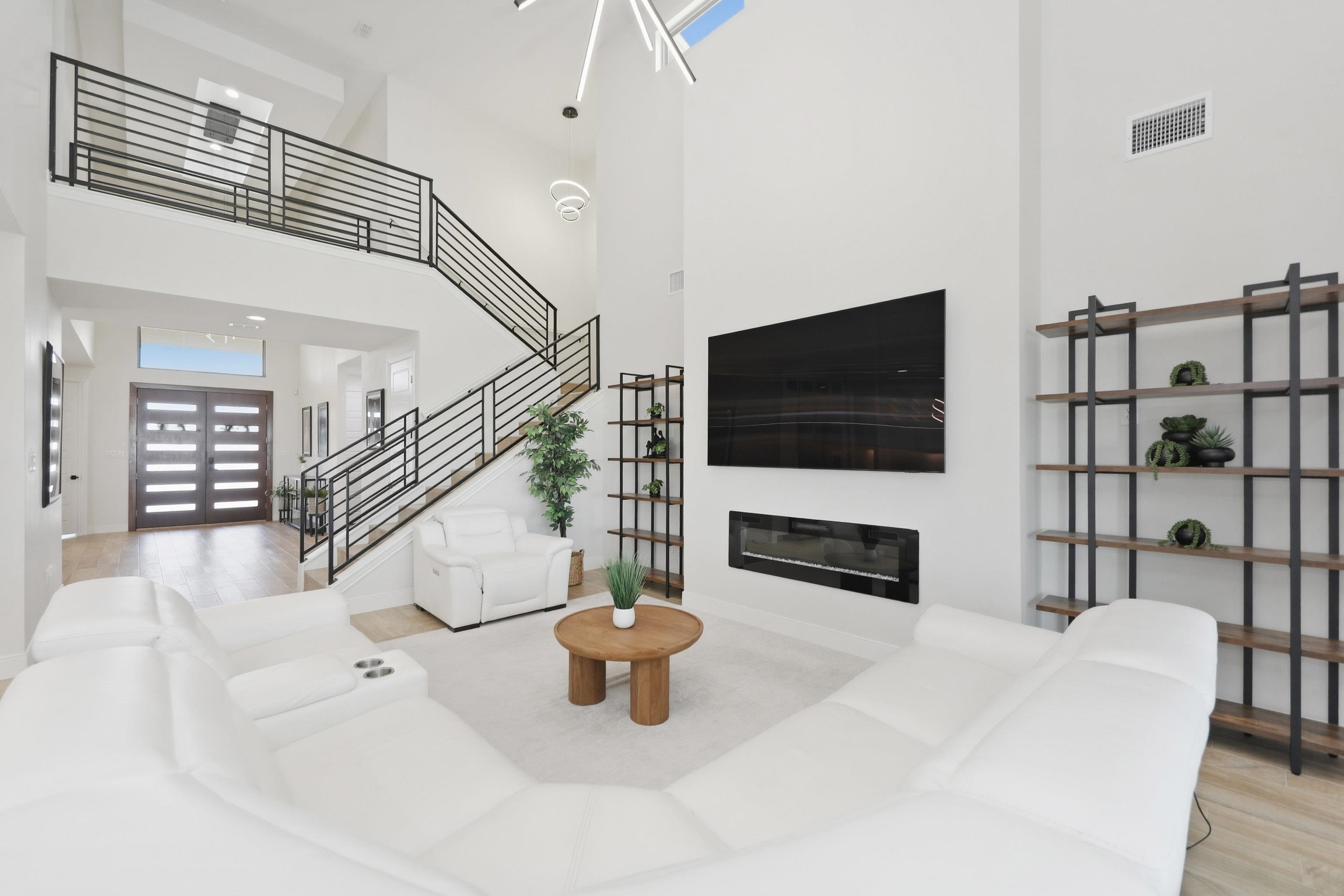 701 Ocio Dr.
