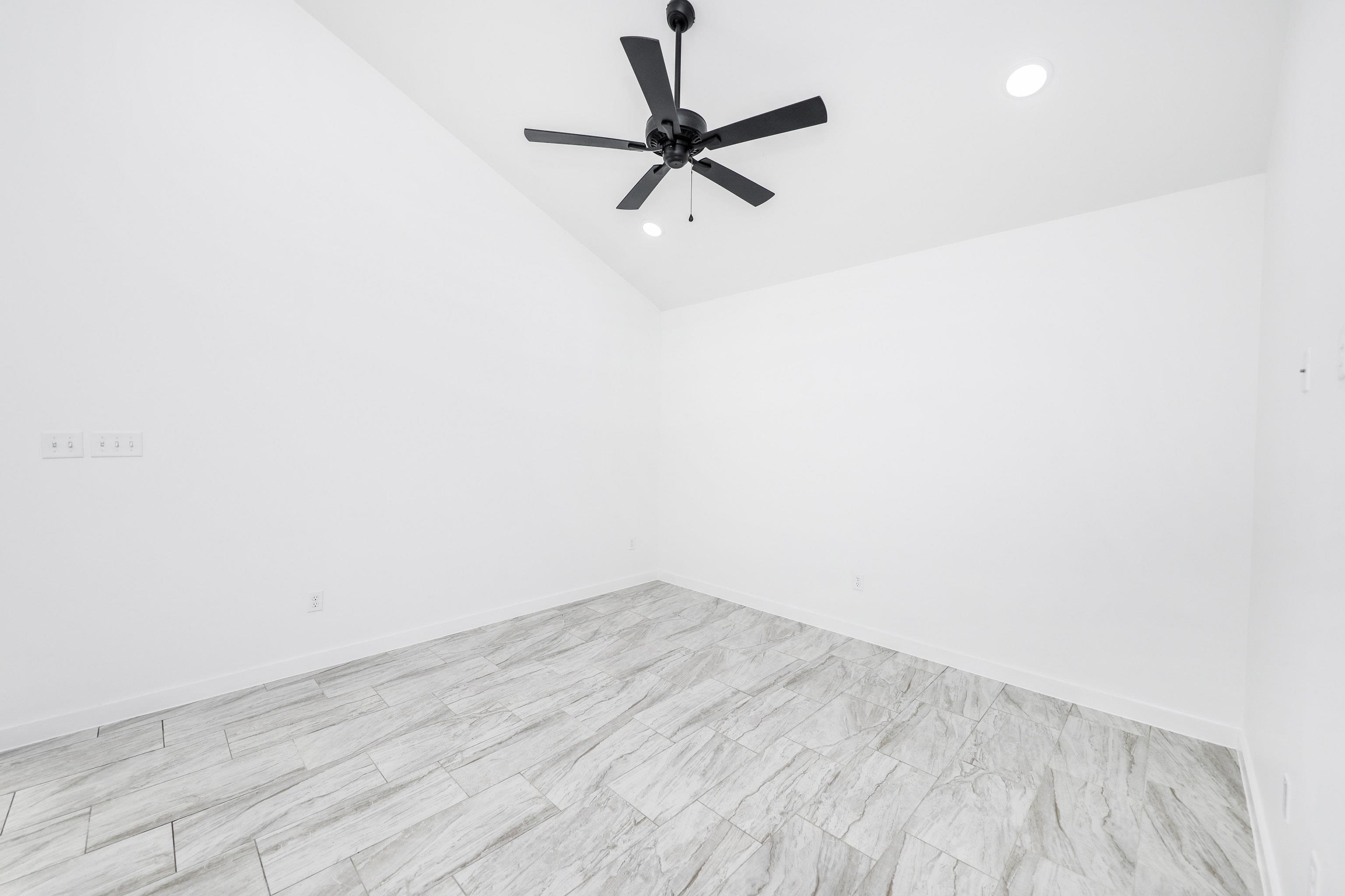 3911 Casa Blanca Lake Rd Unit: 7