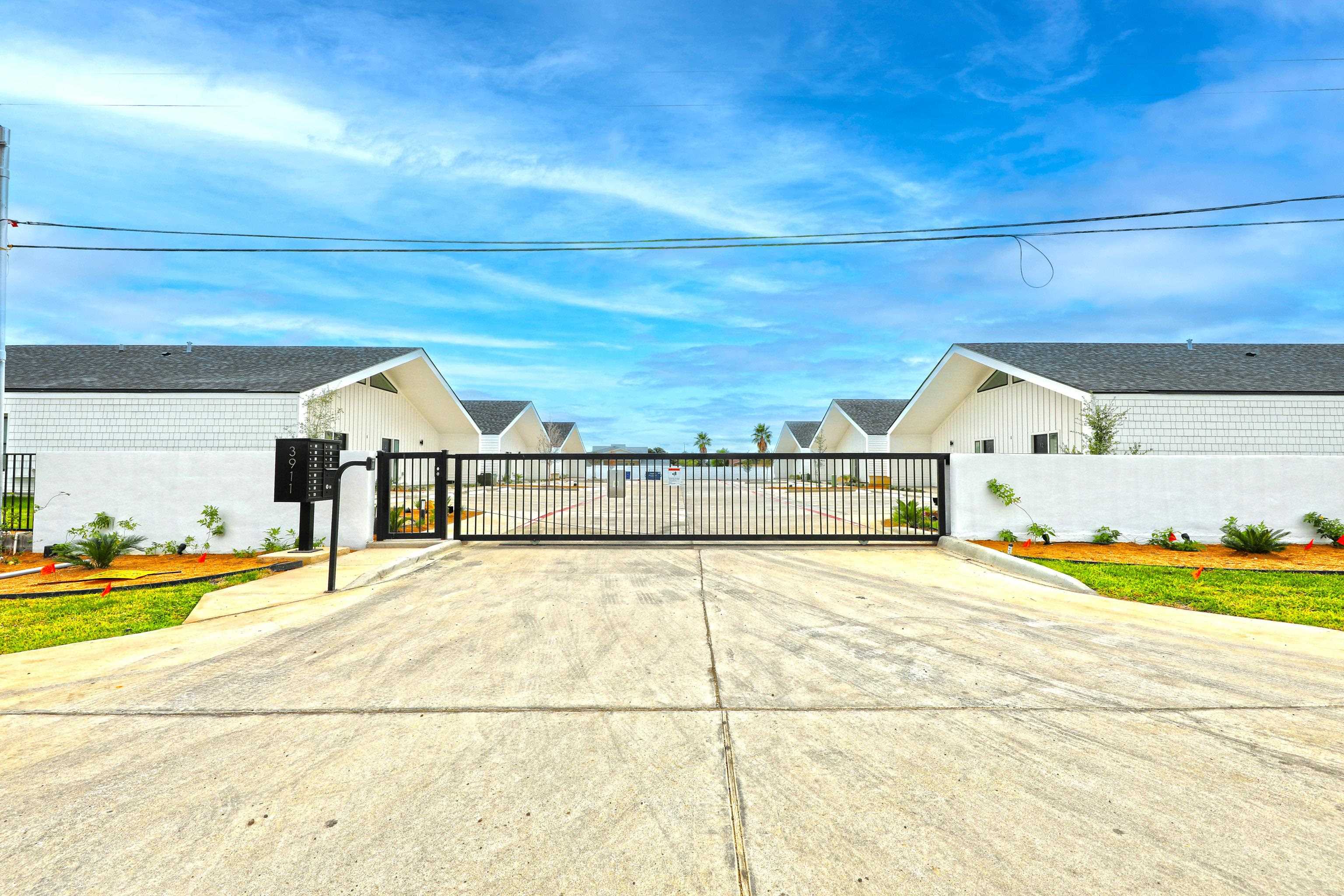 3911 Casa Blanca Lake Rd Unit: 7