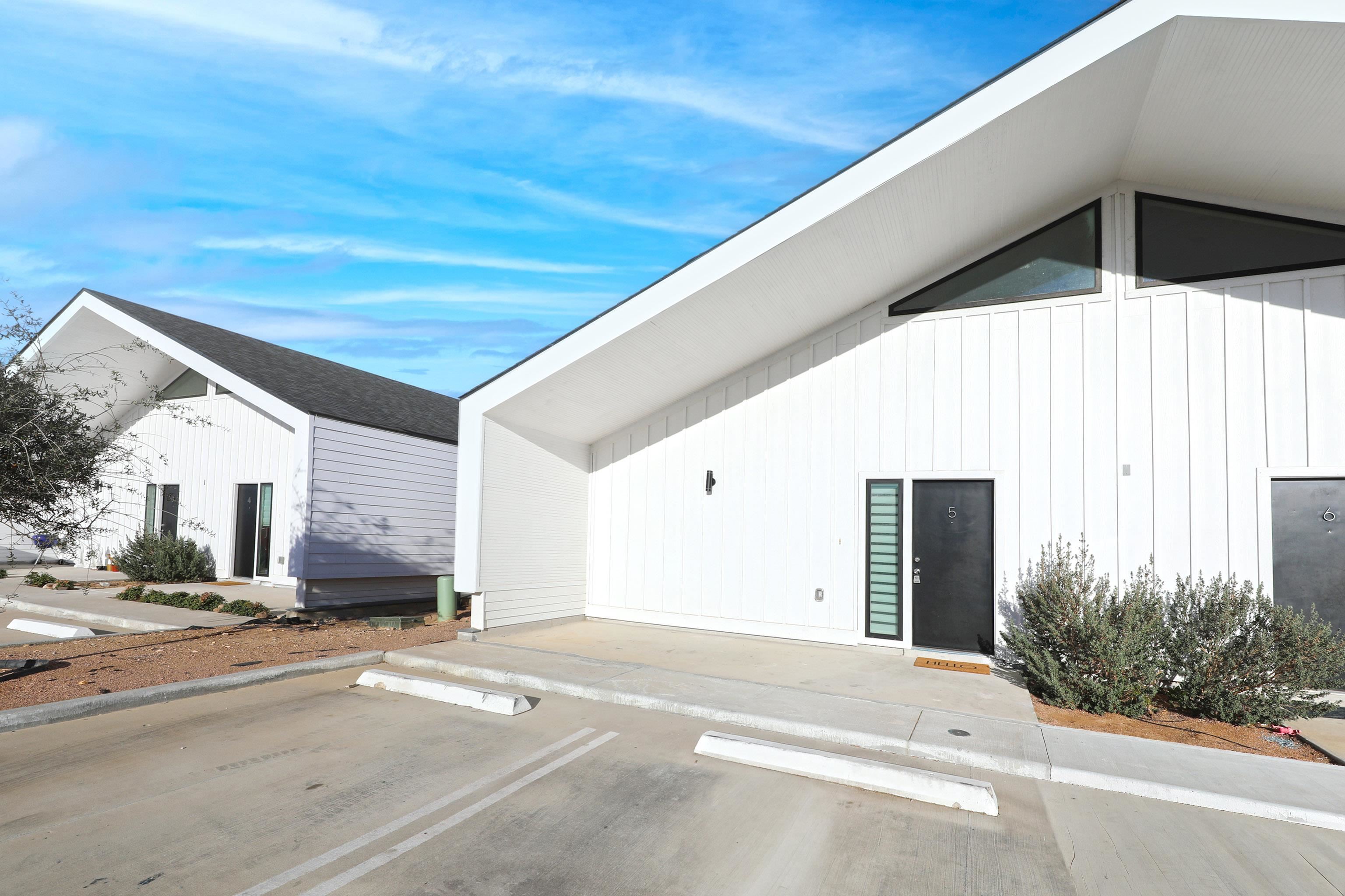 3911 Casa Blanca Lake Rd Unit: 7