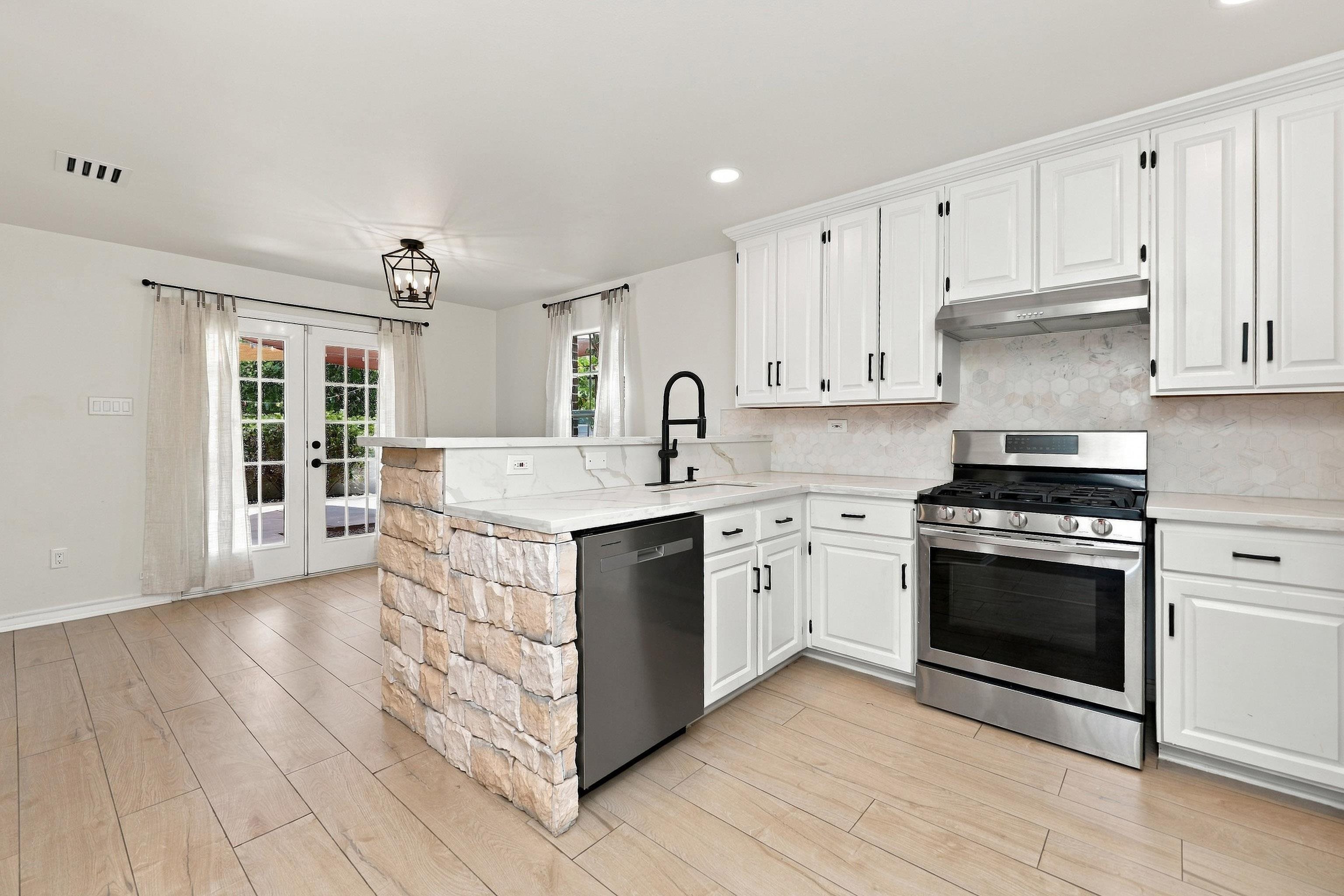 10125 Montoya Dr