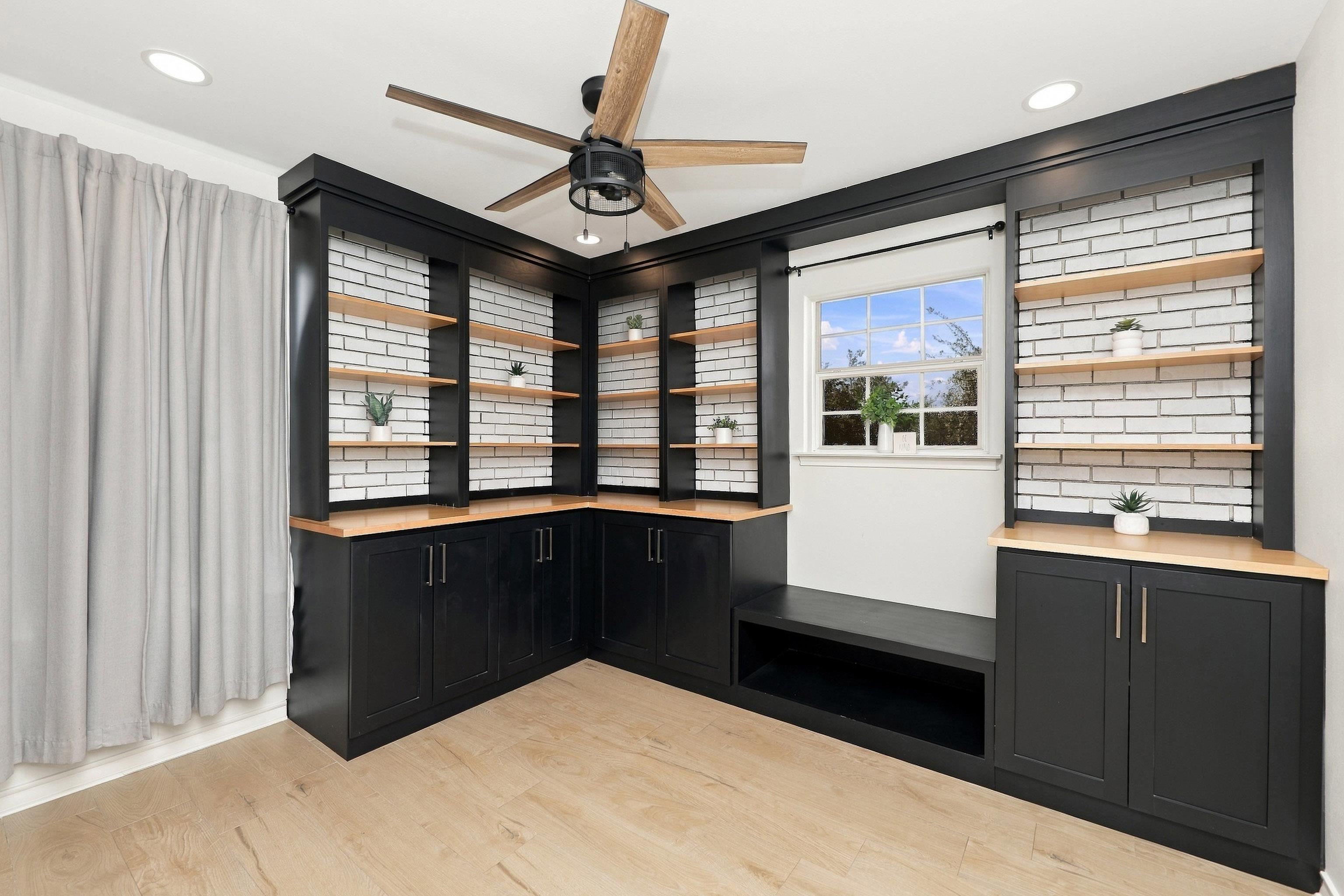 10125 Montoya Dr
