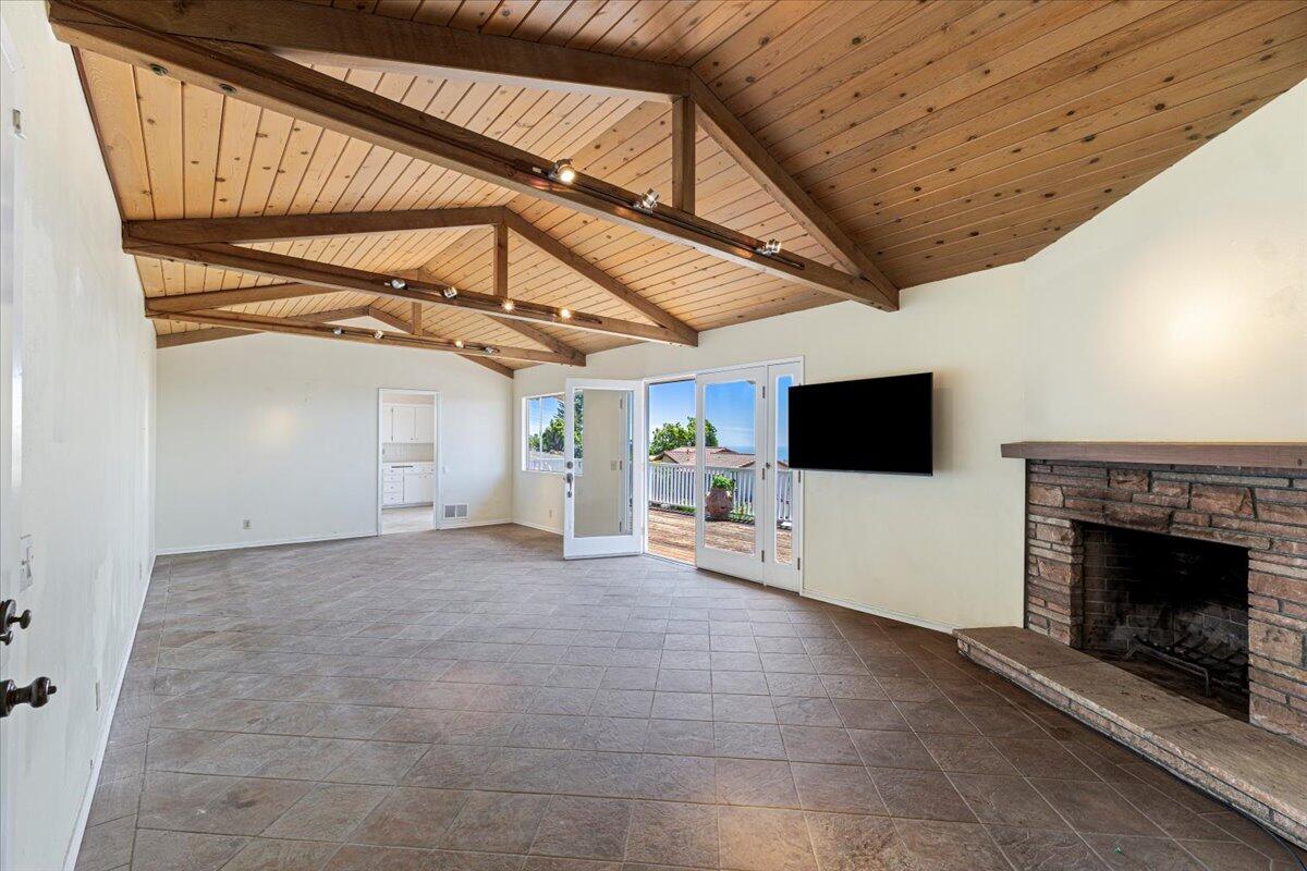 101 Las Alturas Road
