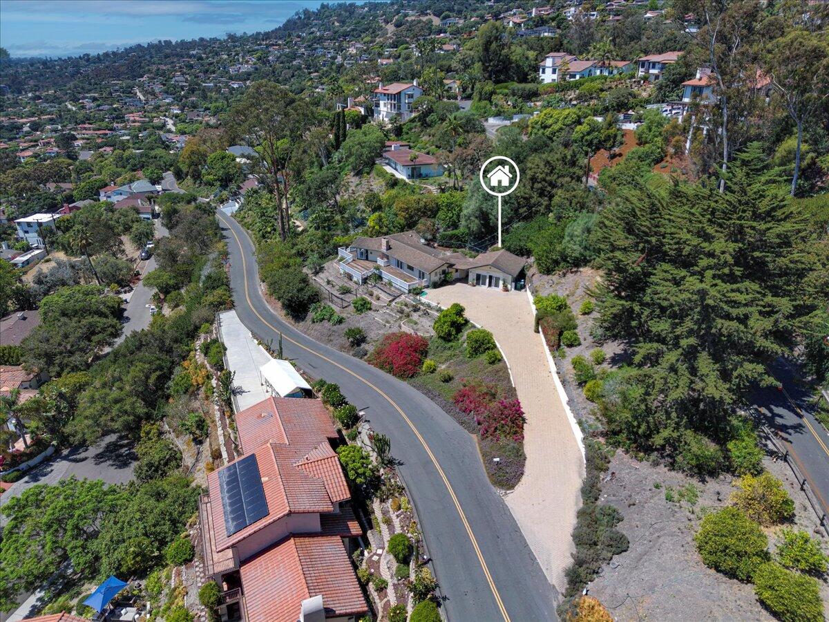 101 Las Alturas Road
