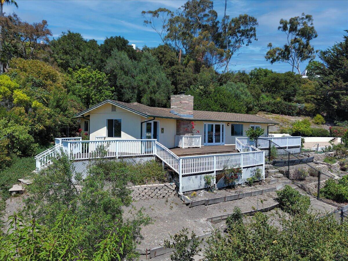 101 Las Alturas Road