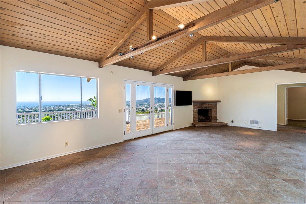 101 Las Alturas Road
