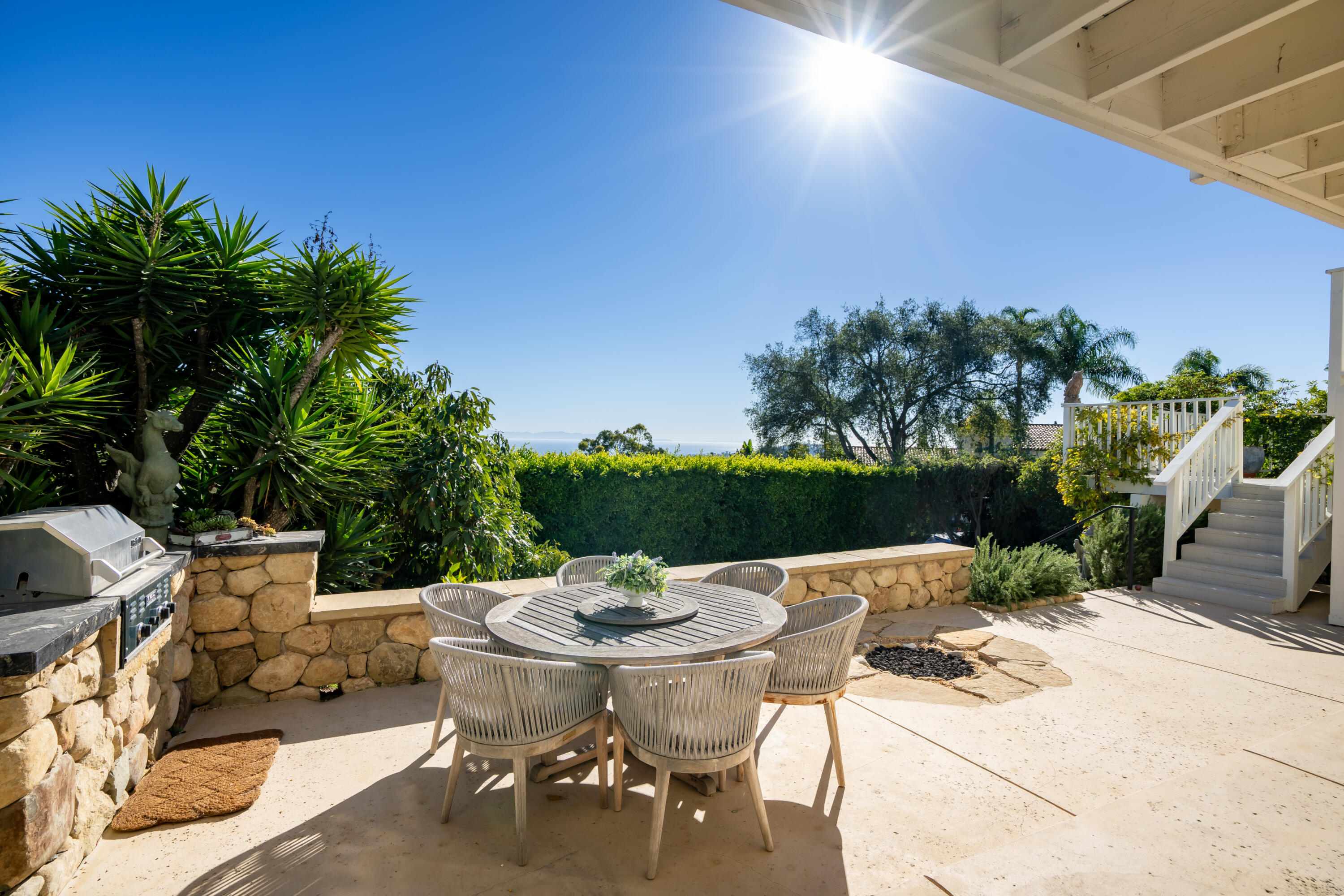 624 Las Alturas Road