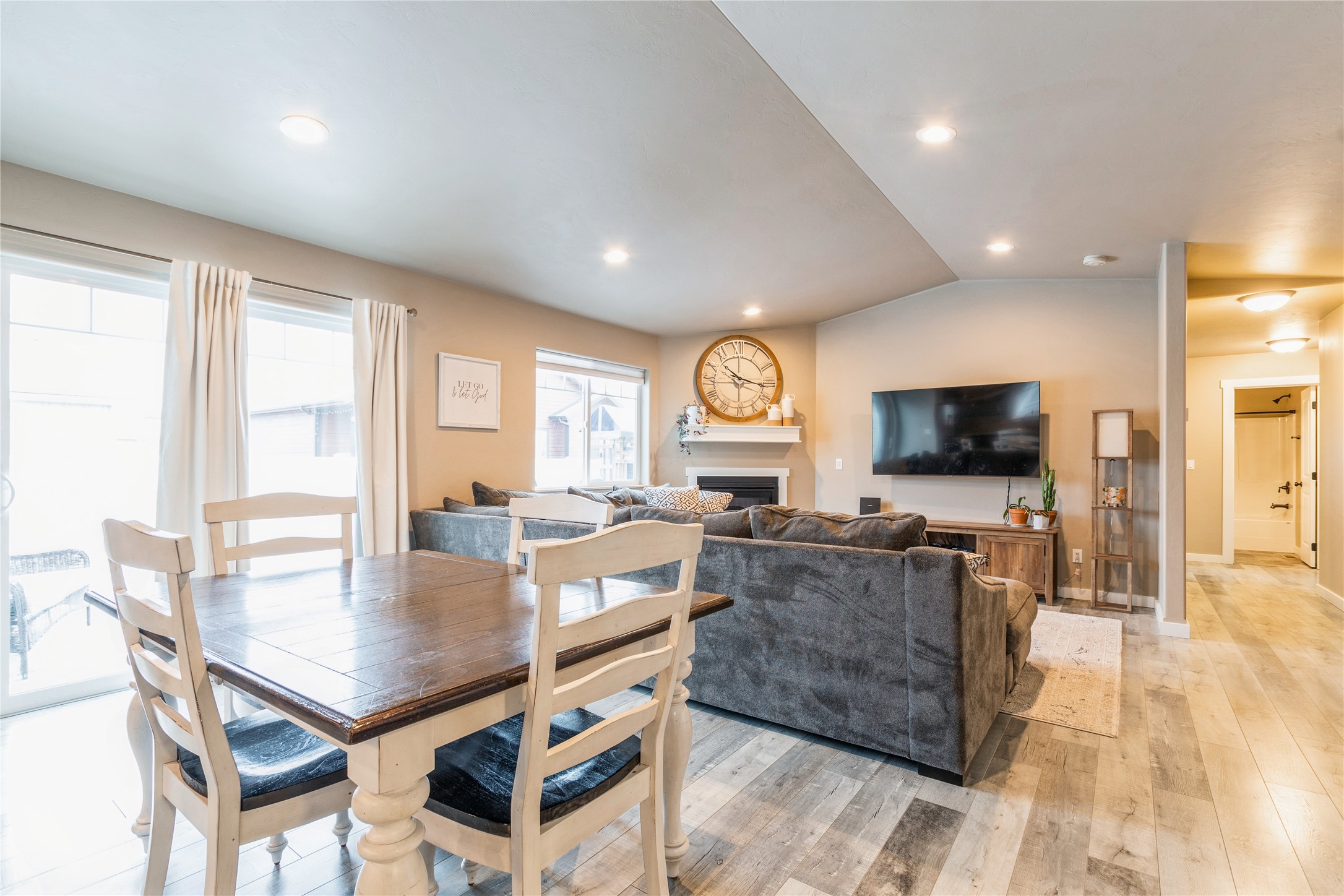 2073 Mahogany Avenue