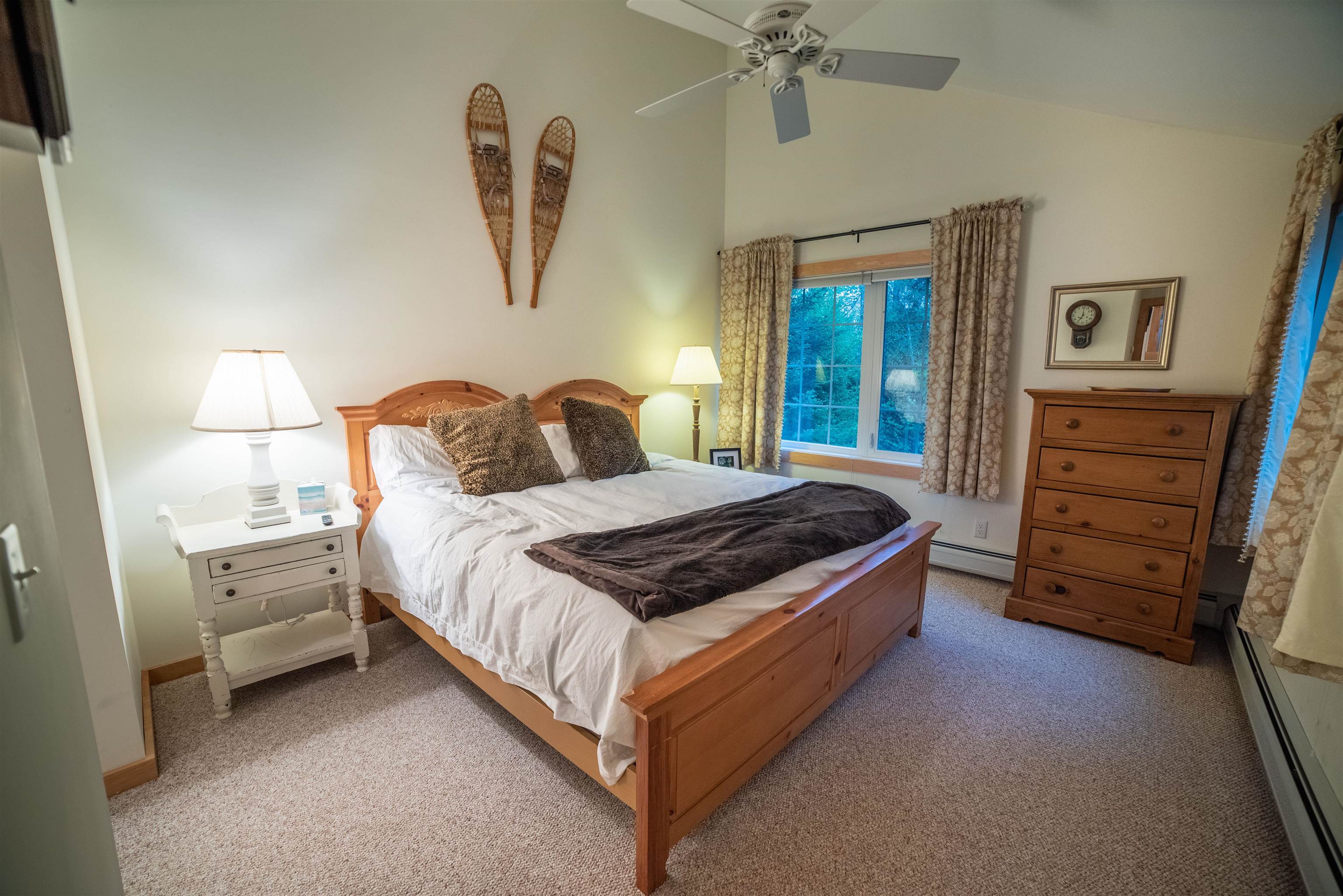 16B Queen Anne's Way