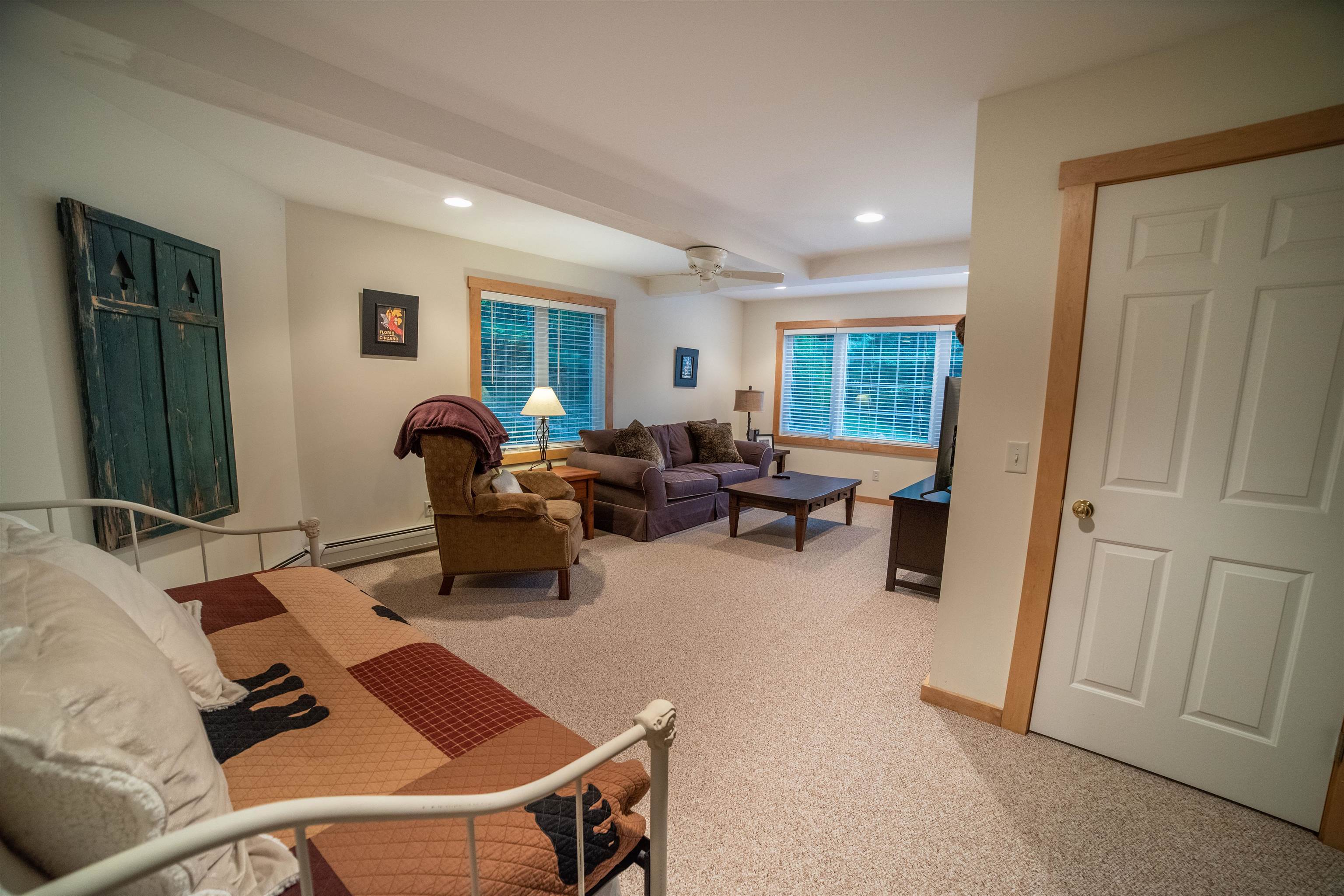 16B Queen Anne's Way