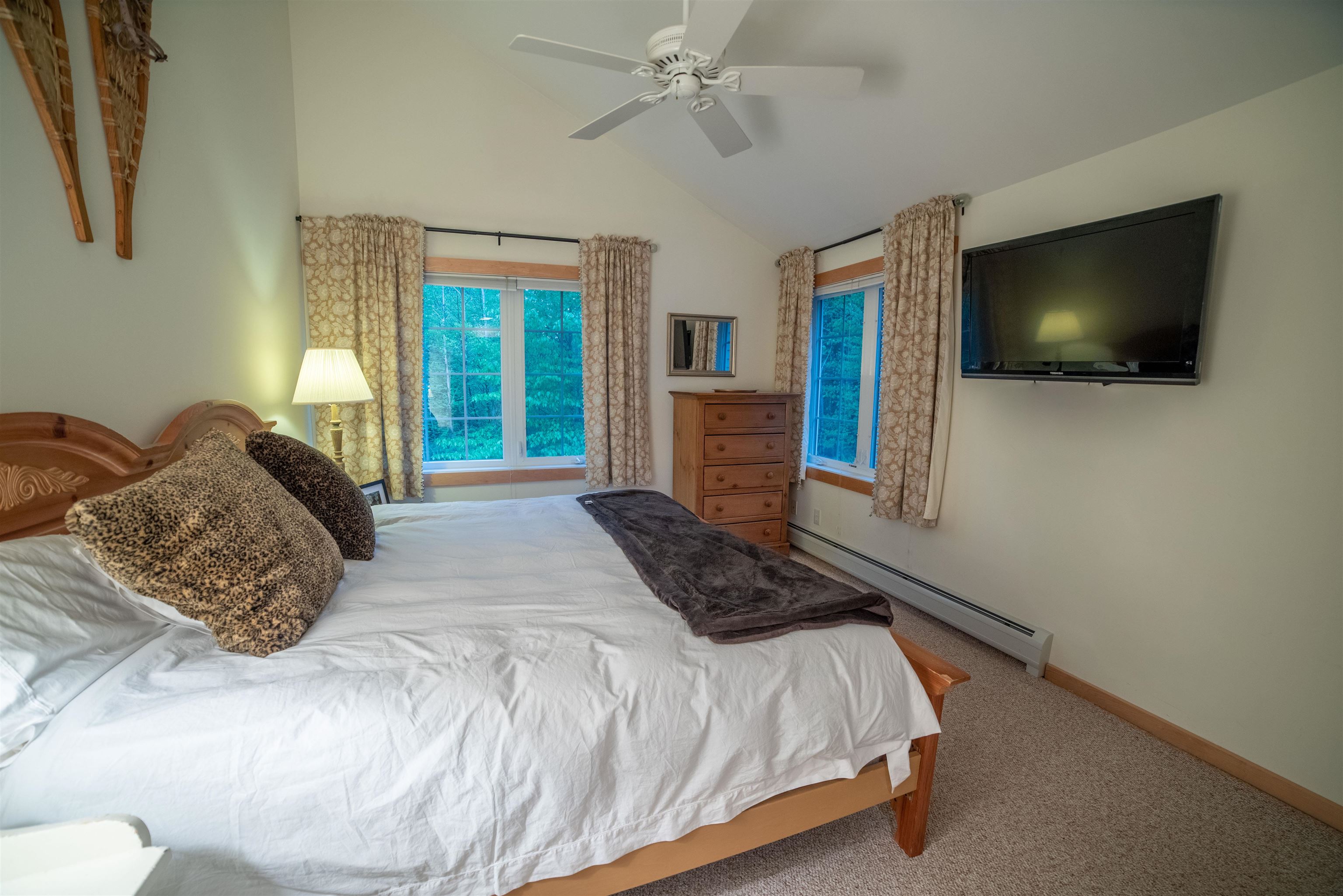 16B Queen Anne's Way