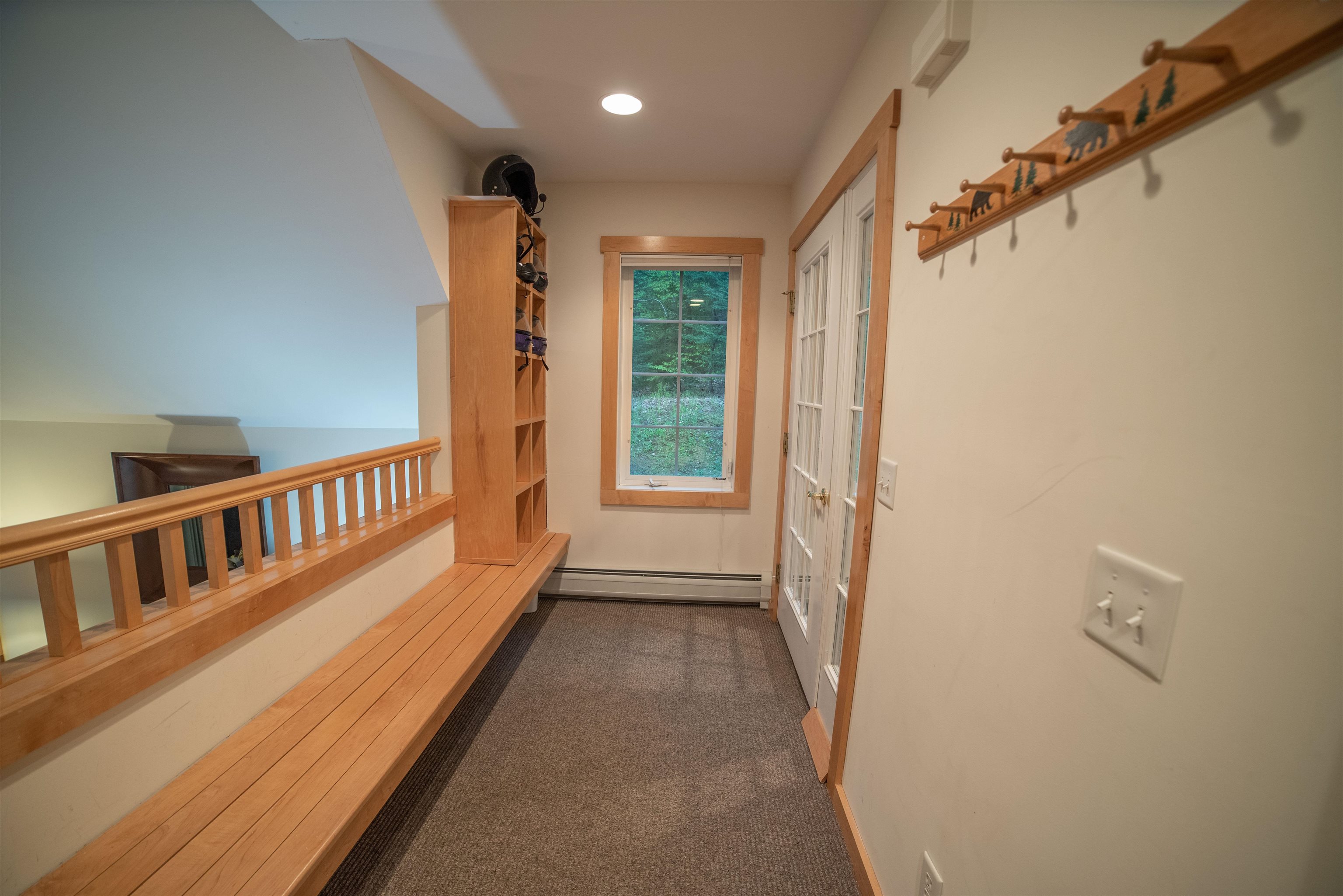 16B Queen Anne's Way