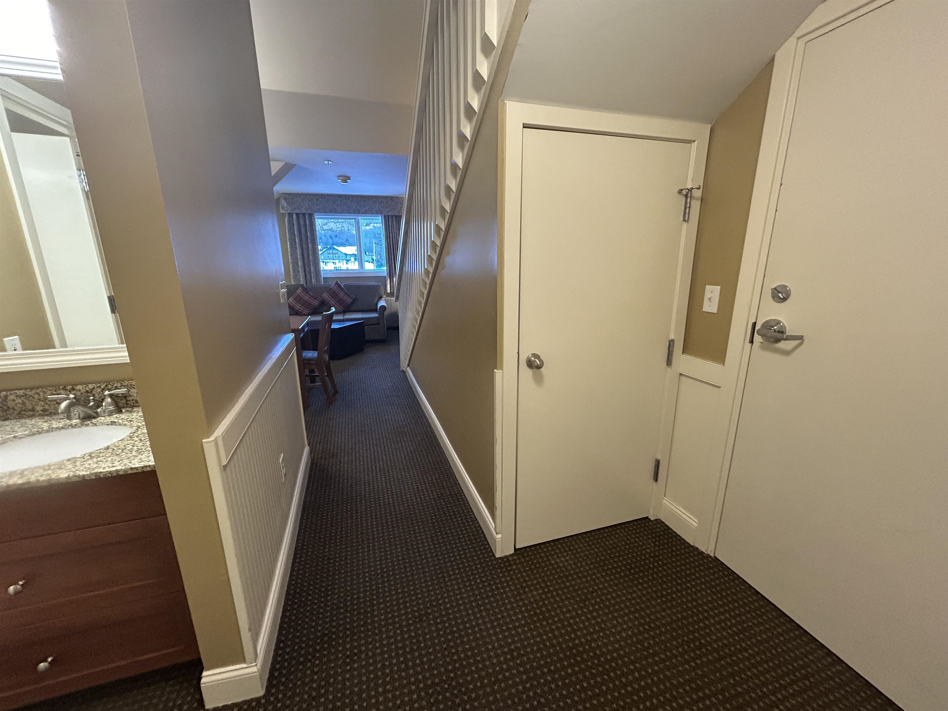 374/376Qtr.3,89 Grand Summit Way