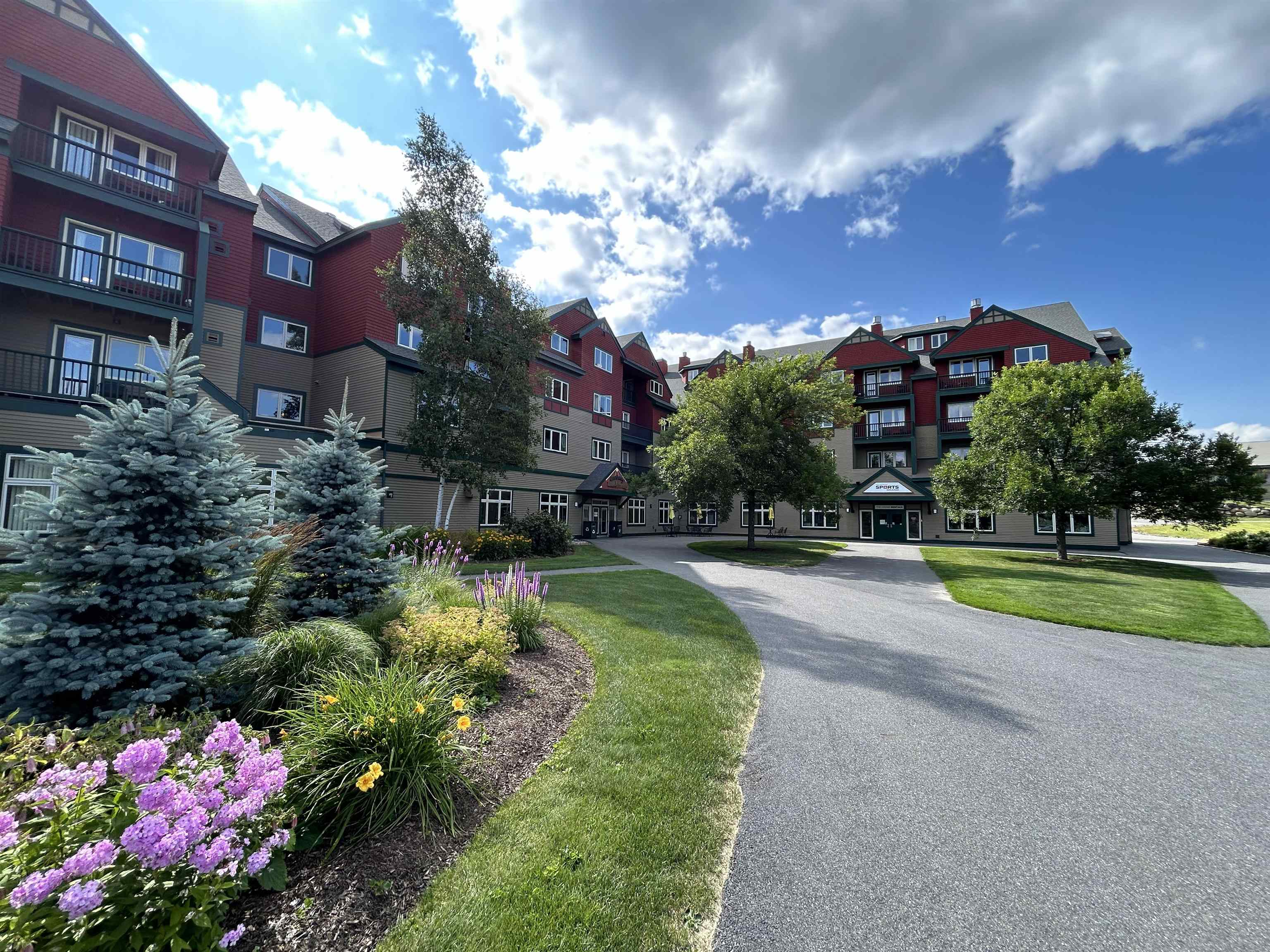 374/376Qtr.3,89 Grand Summit Way